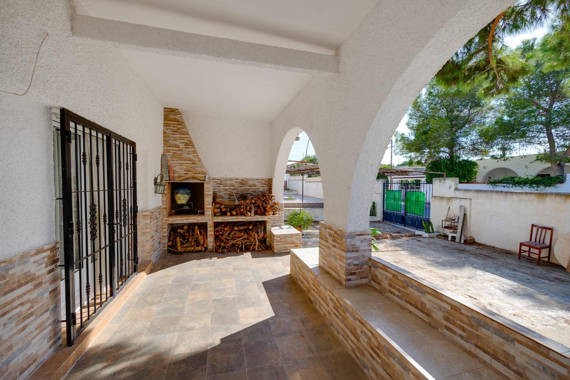 Resale - Chalet - Torrevieja - Los balcones