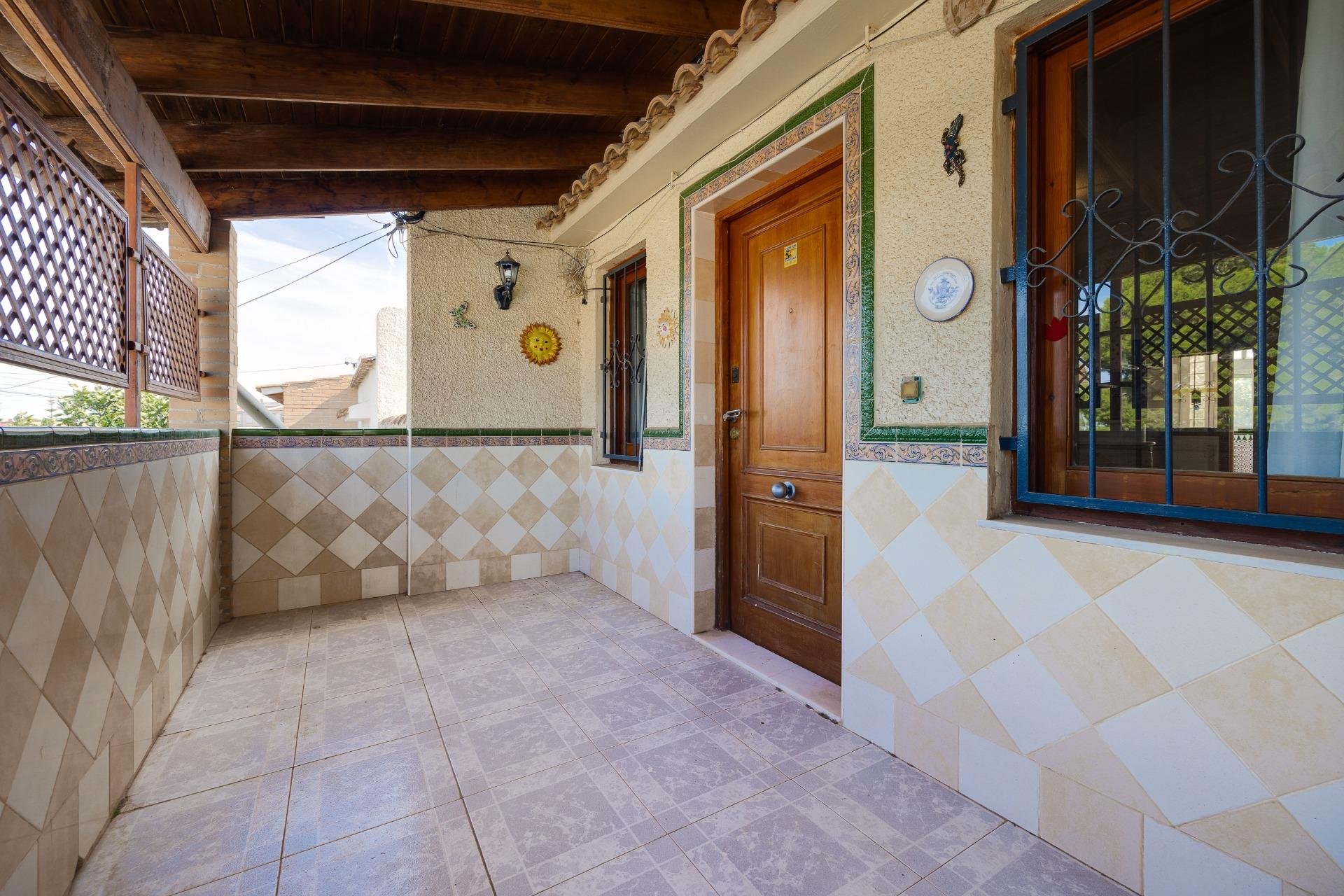 Resale - Chalet - Torrevieja - Los balcones