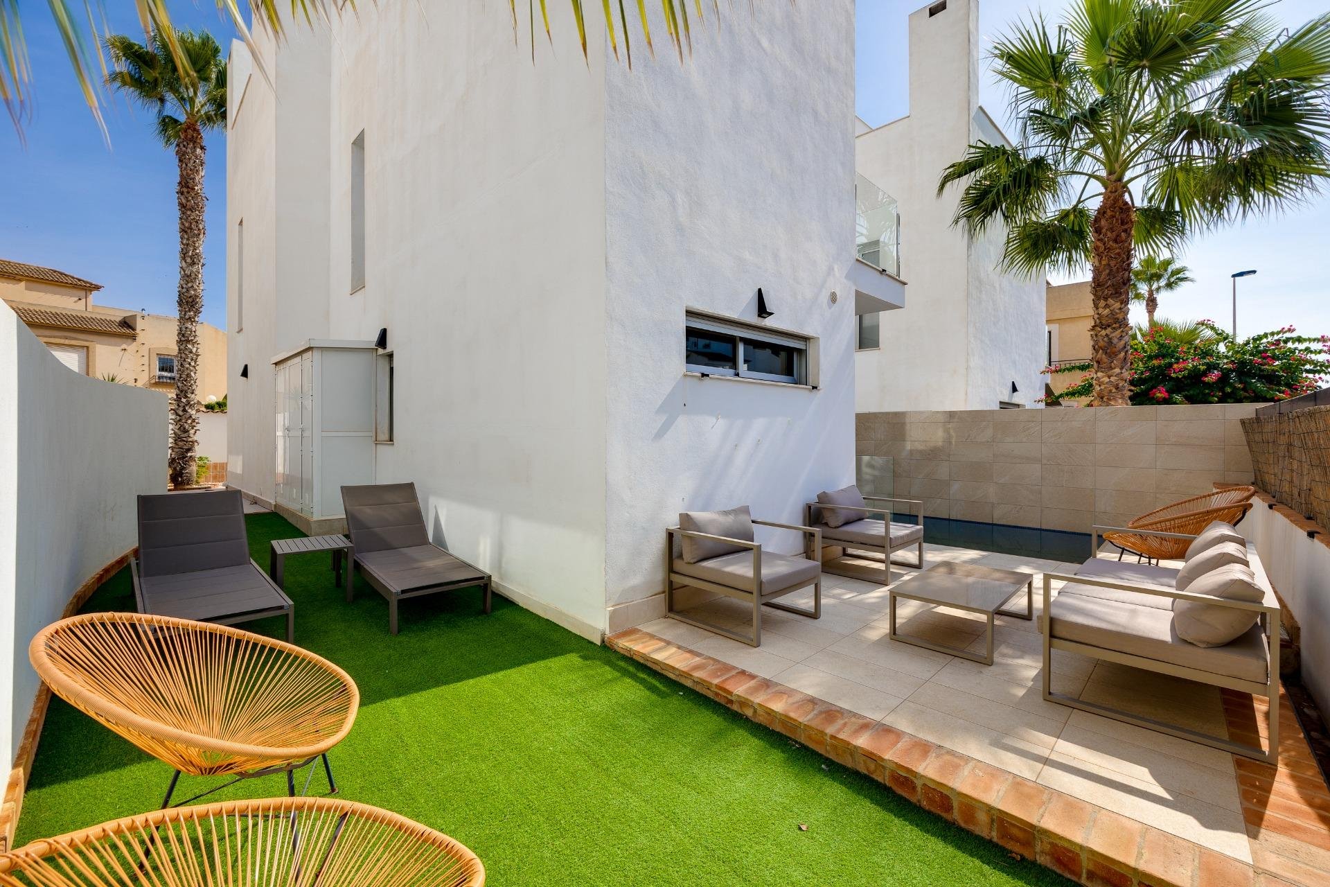 Resale - Chalet - Torrevieja - Los Frutales