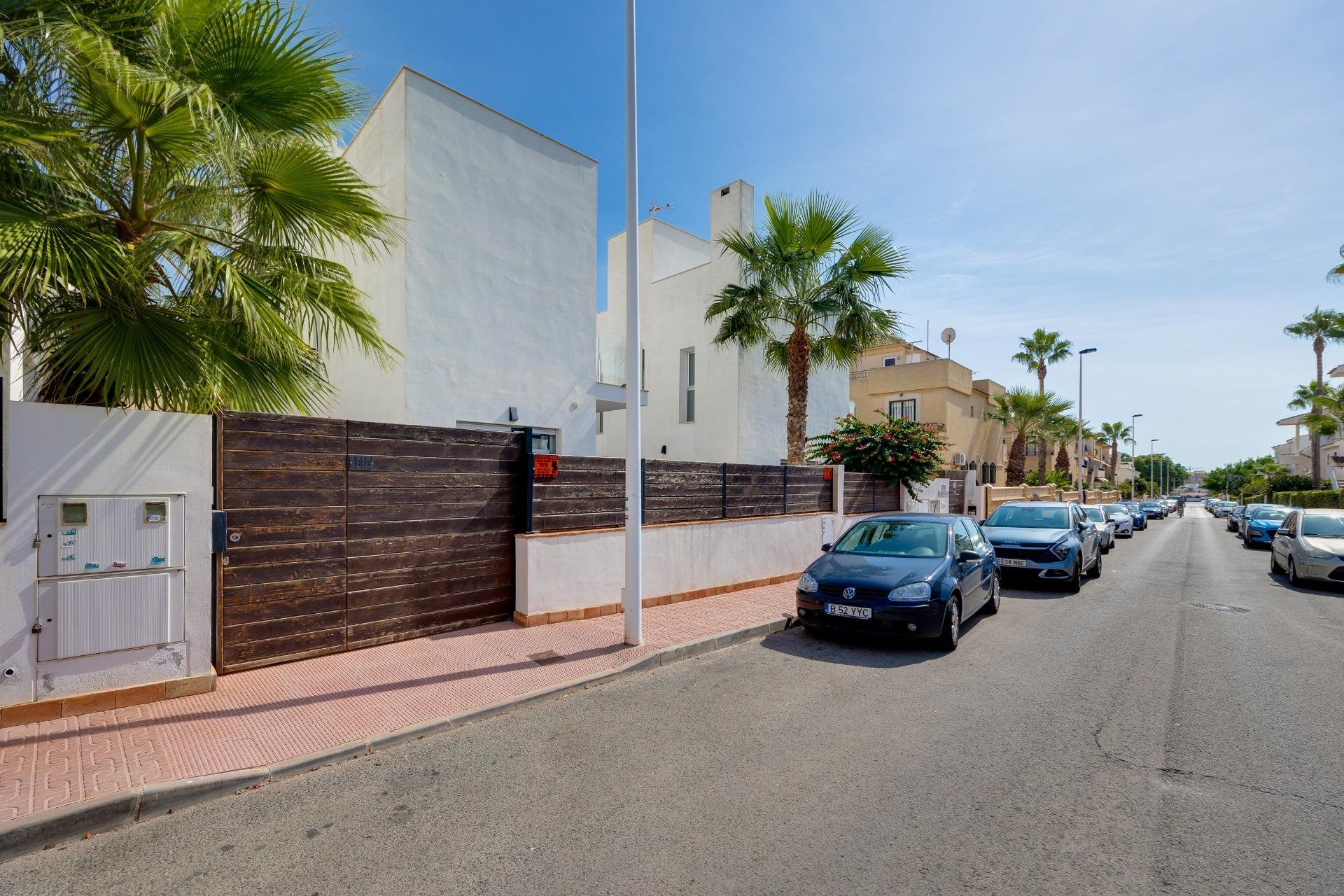 Resale - Chalet - Torrevieja - Los Frutales