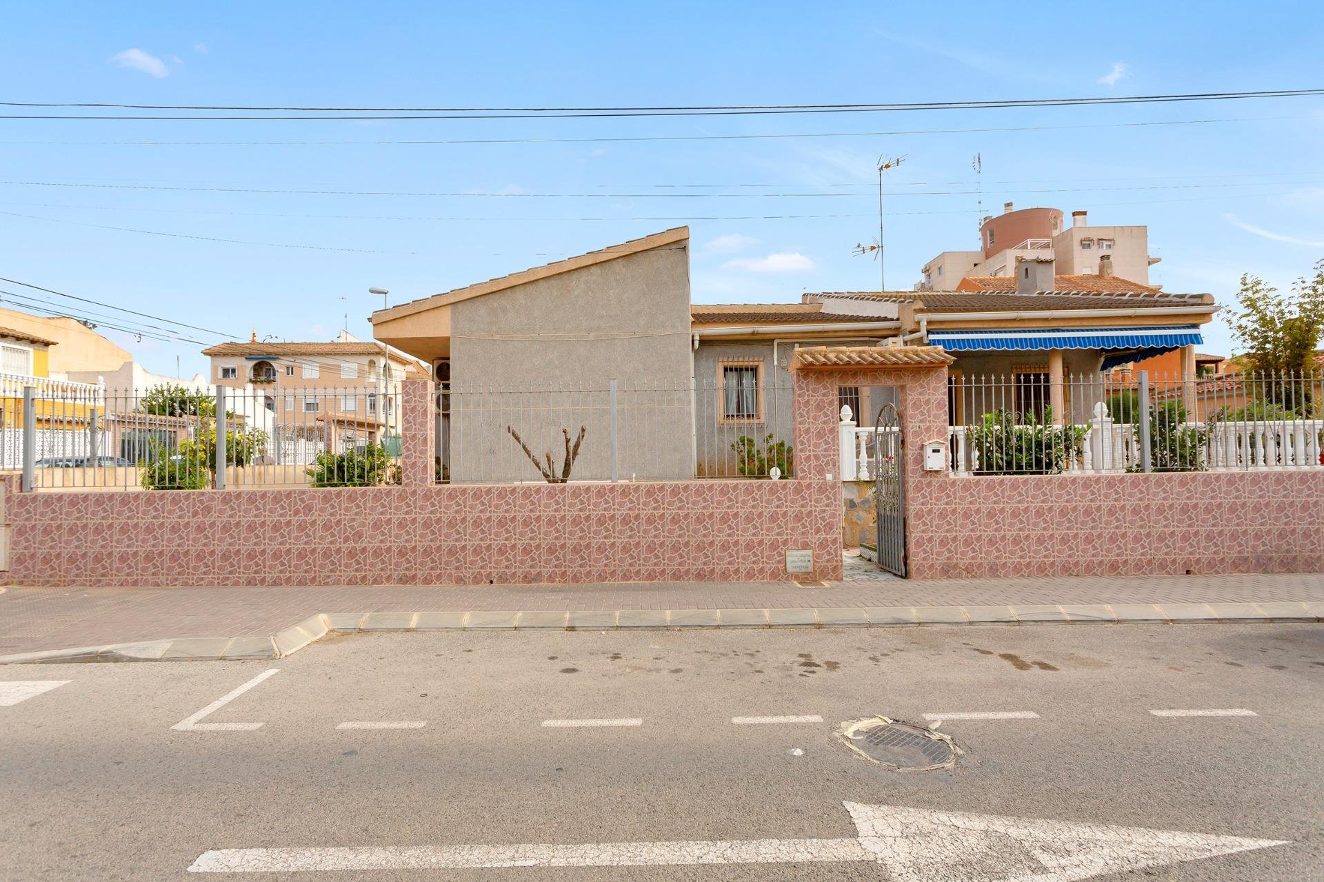 Resale - Chalet - Torrevieja - Nueva Torrevieja