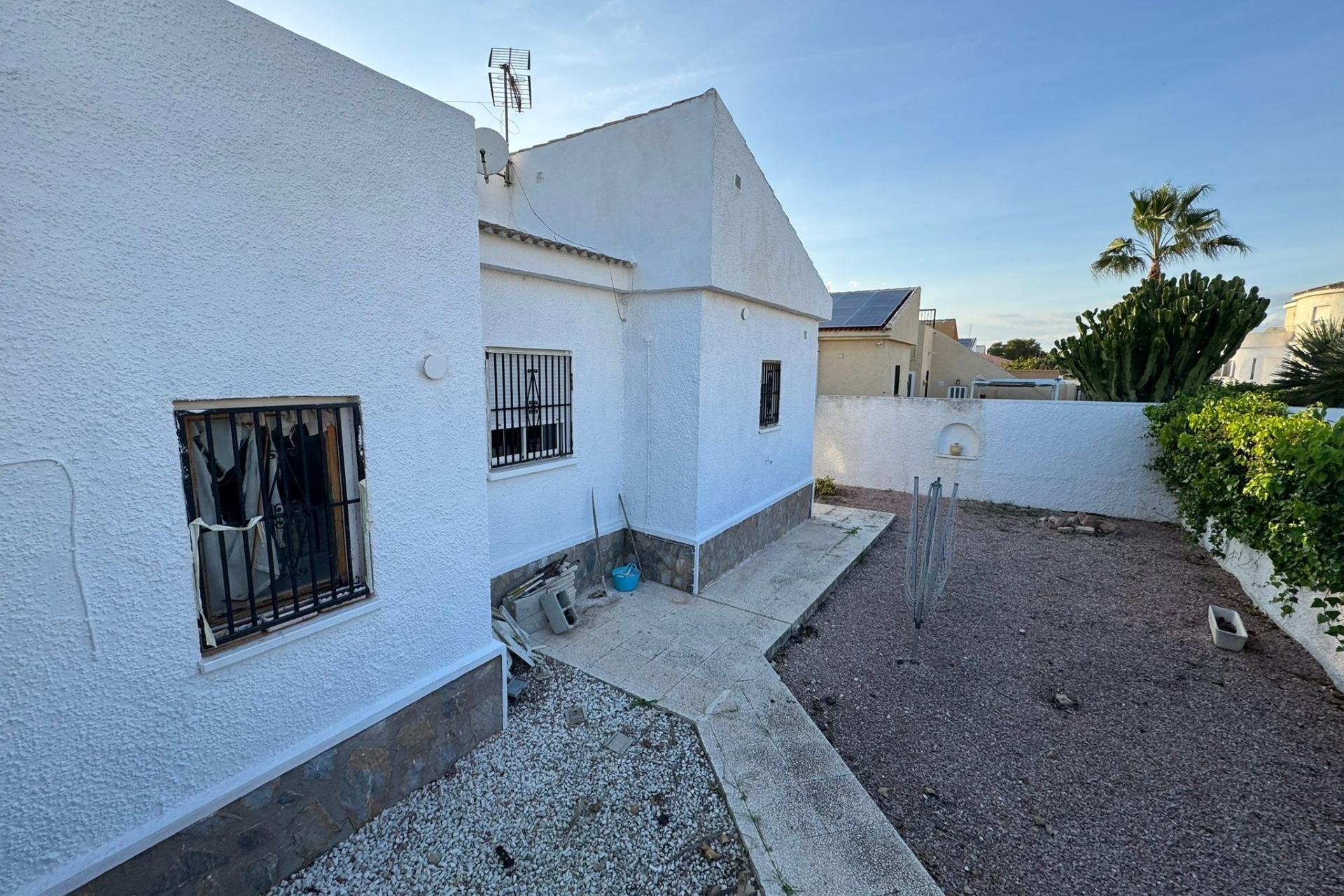 Resale - Chalet - Torrevieja - San luis