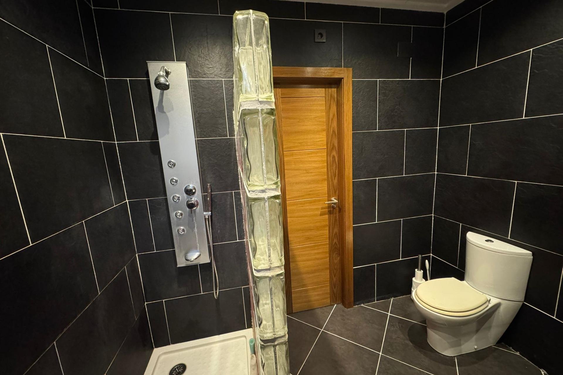 Resale - Chalet - Torrevieja - San luis