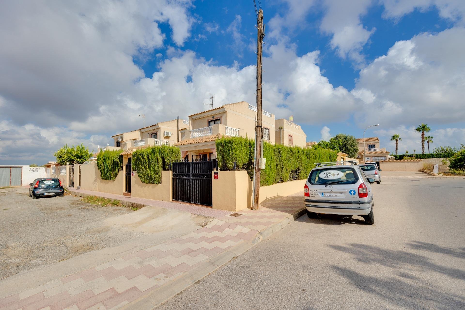 Resale - Chalet - Torrevieja - San luis