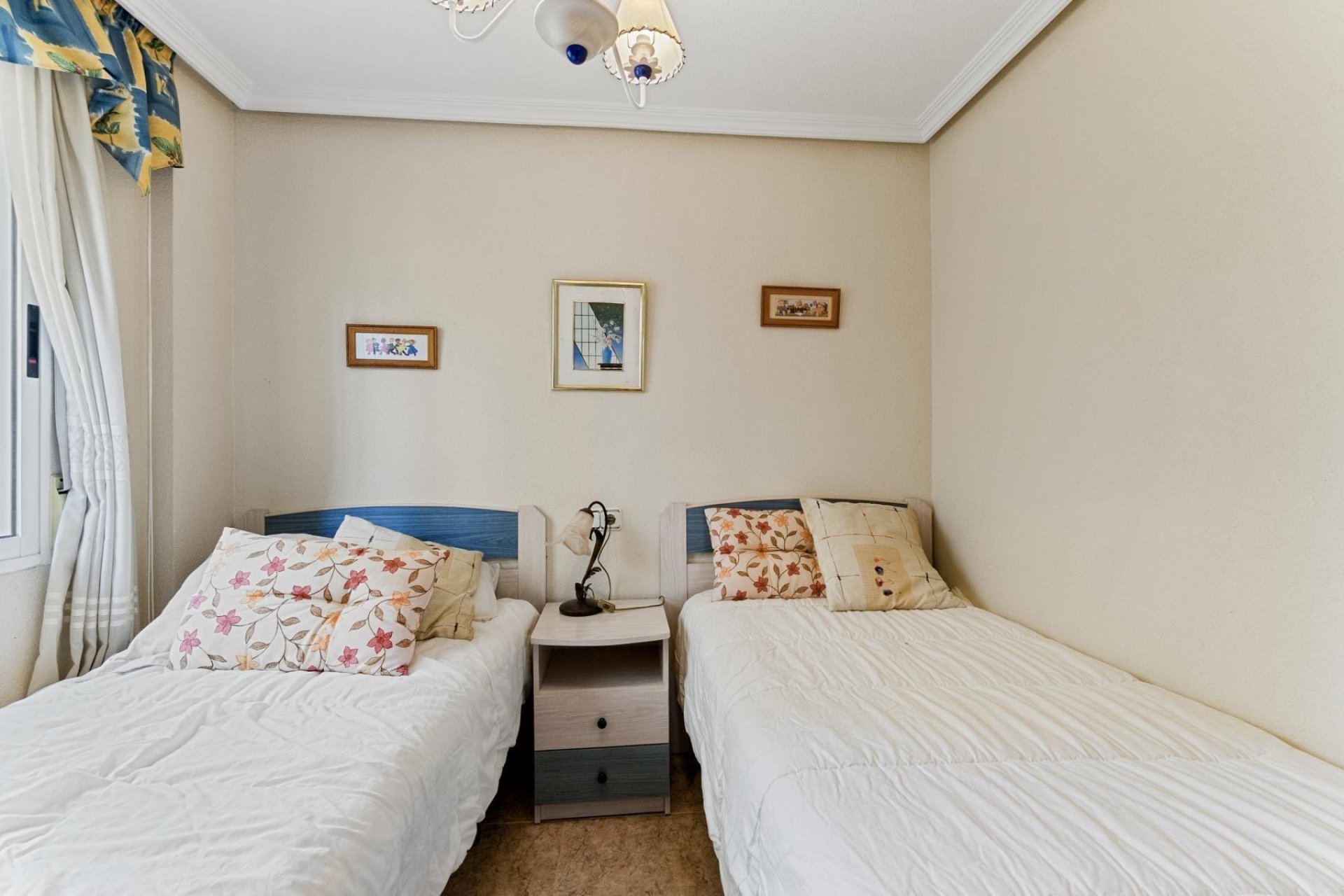 Resale - Chalet - Torrevieja - Zona los Frutales