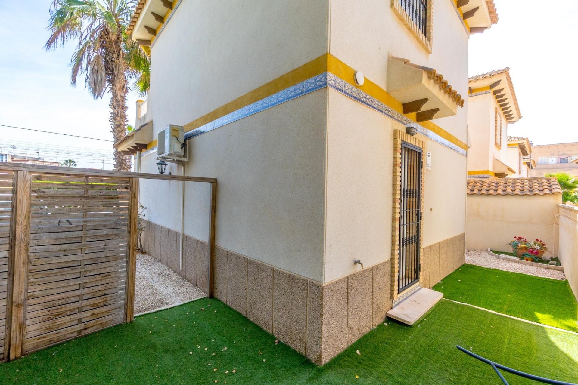 Resale - Chalet - Torrevieja - Zona los Frutales