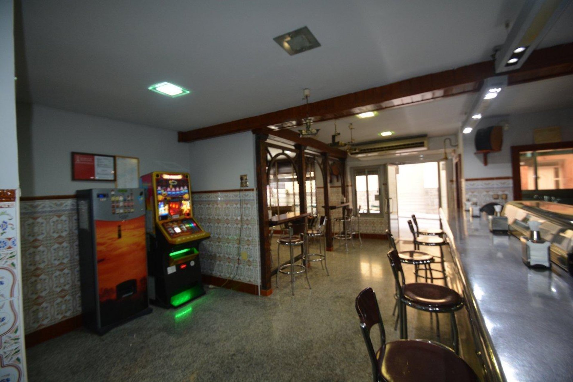 Resale - Local comercial - Bigastro - CENTRO