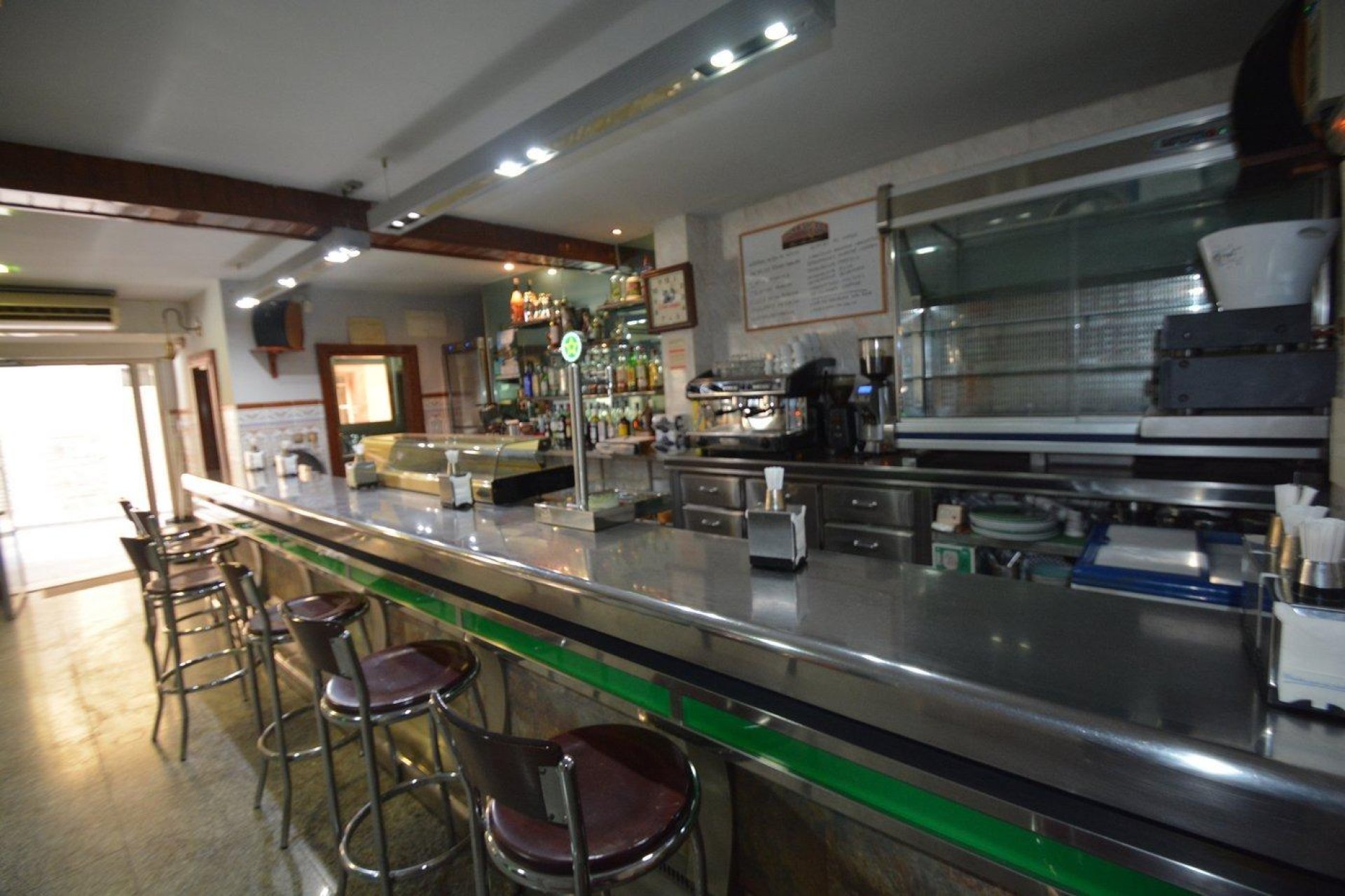 Resale - Local comercial - Bigastro - CENTRO