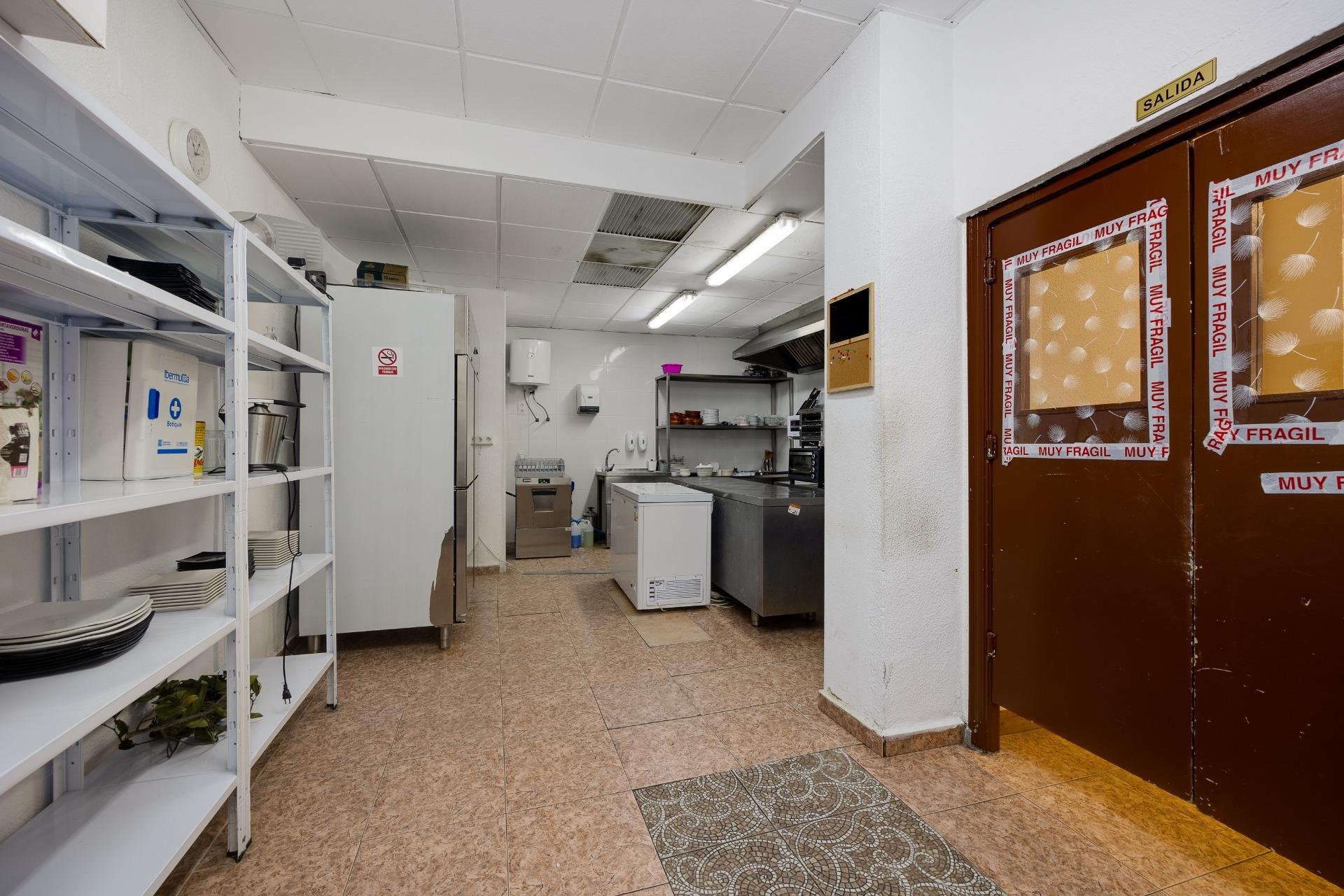 Resale - Local comercial - Torrevieja - Estacion de autobuses