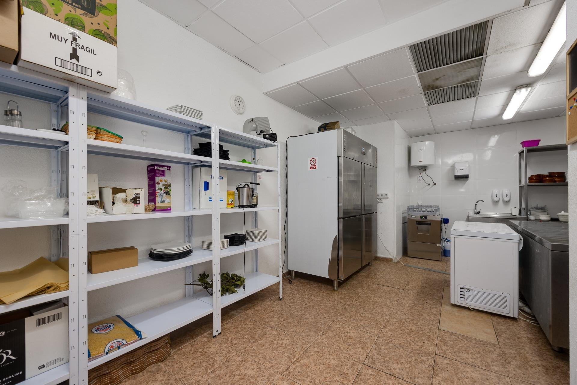 Resale - Local comercial - Torrevieja - Estacion de autobuses