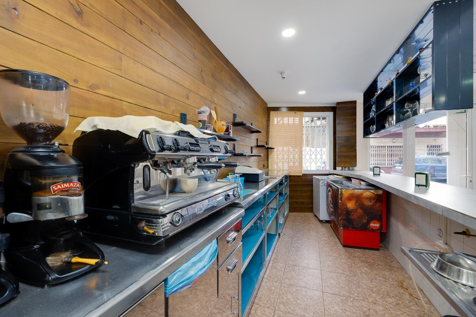 Resale - Local comercial - Torrevieja - Estacion de autobuses