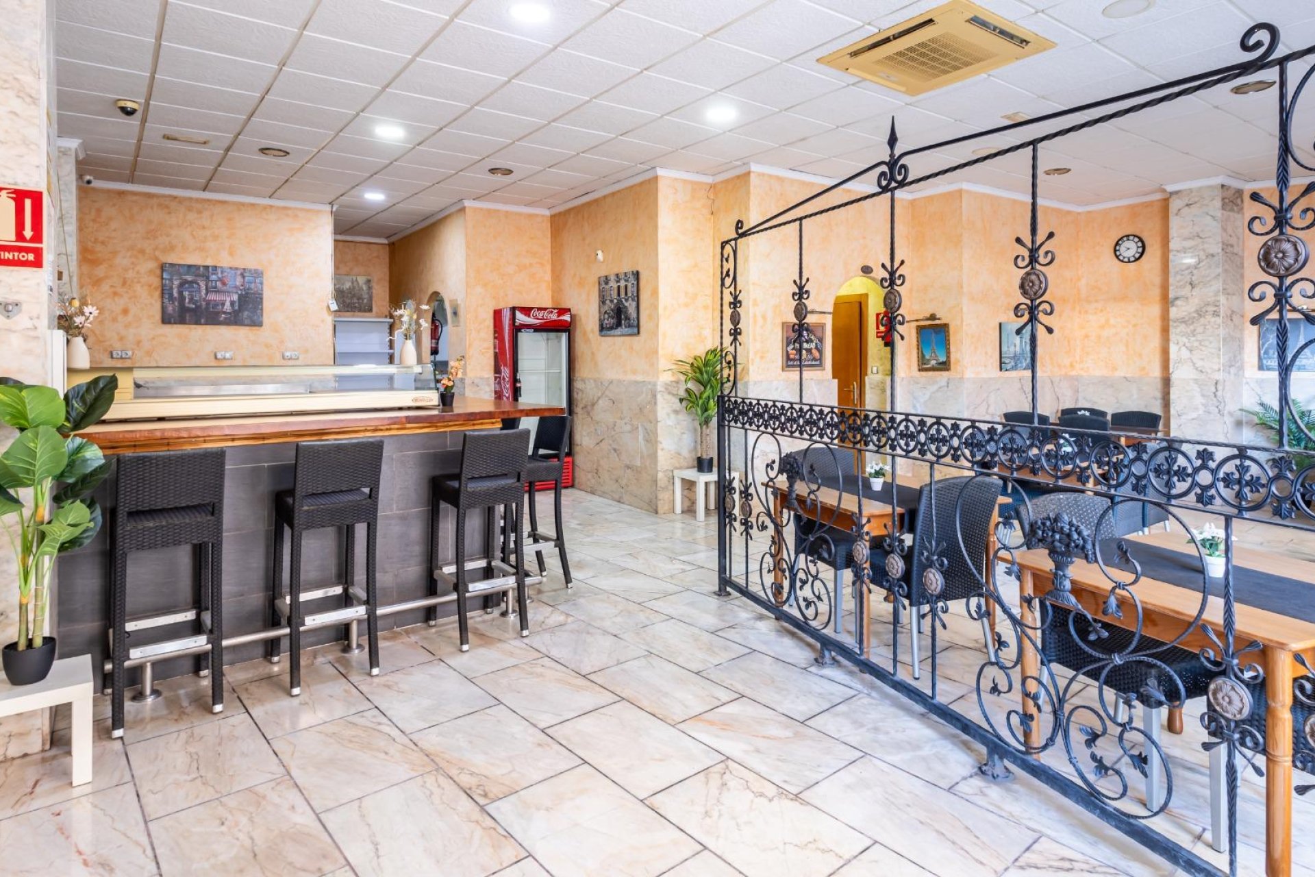 Resale - Local comercial - Torrevieja - Estacion de autobuses