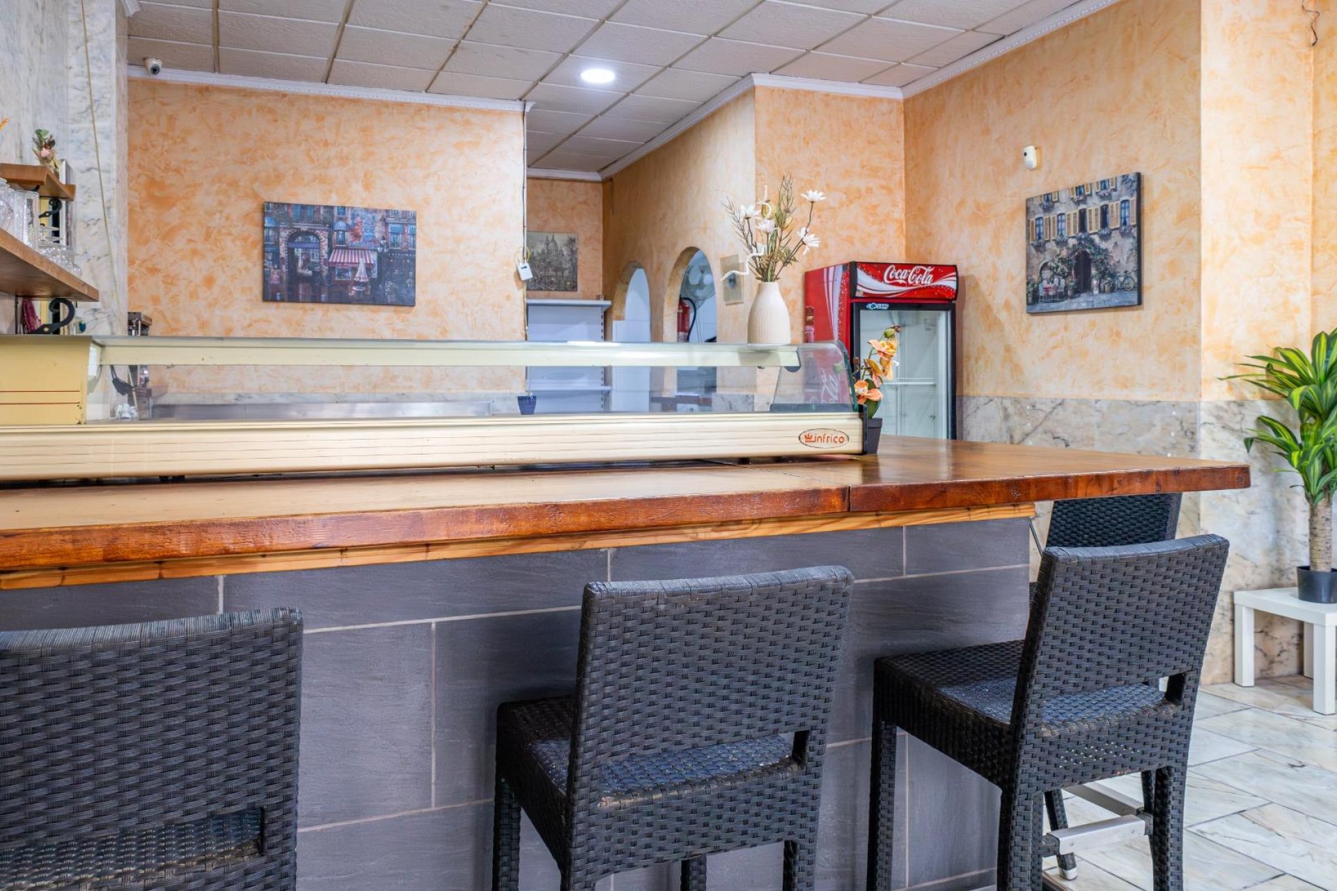 Resale - Local comercial - Torrevieja - Estacion de autobuses