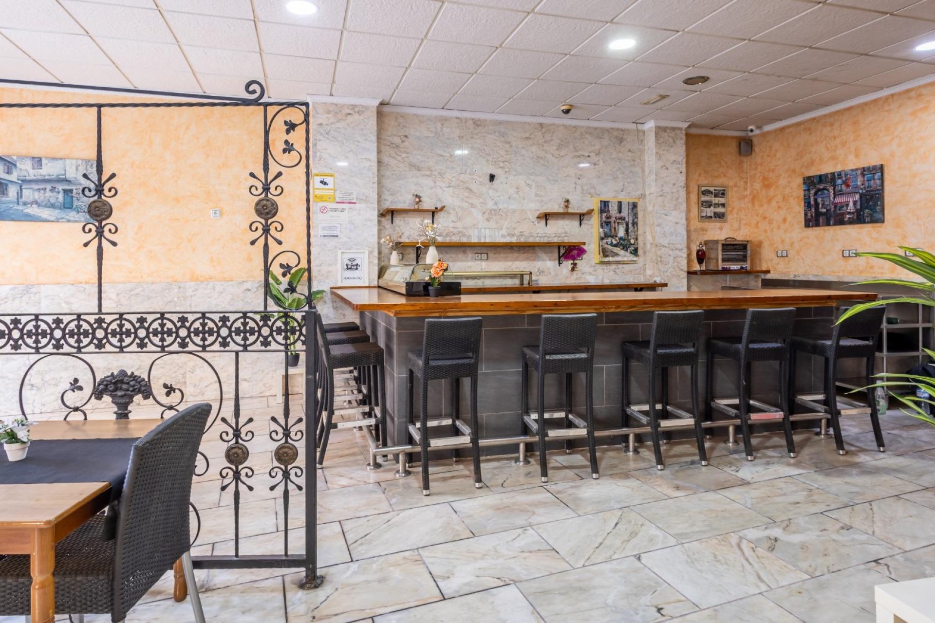 Resale - Local comercial - Torrevieja - Estacion de autobuses