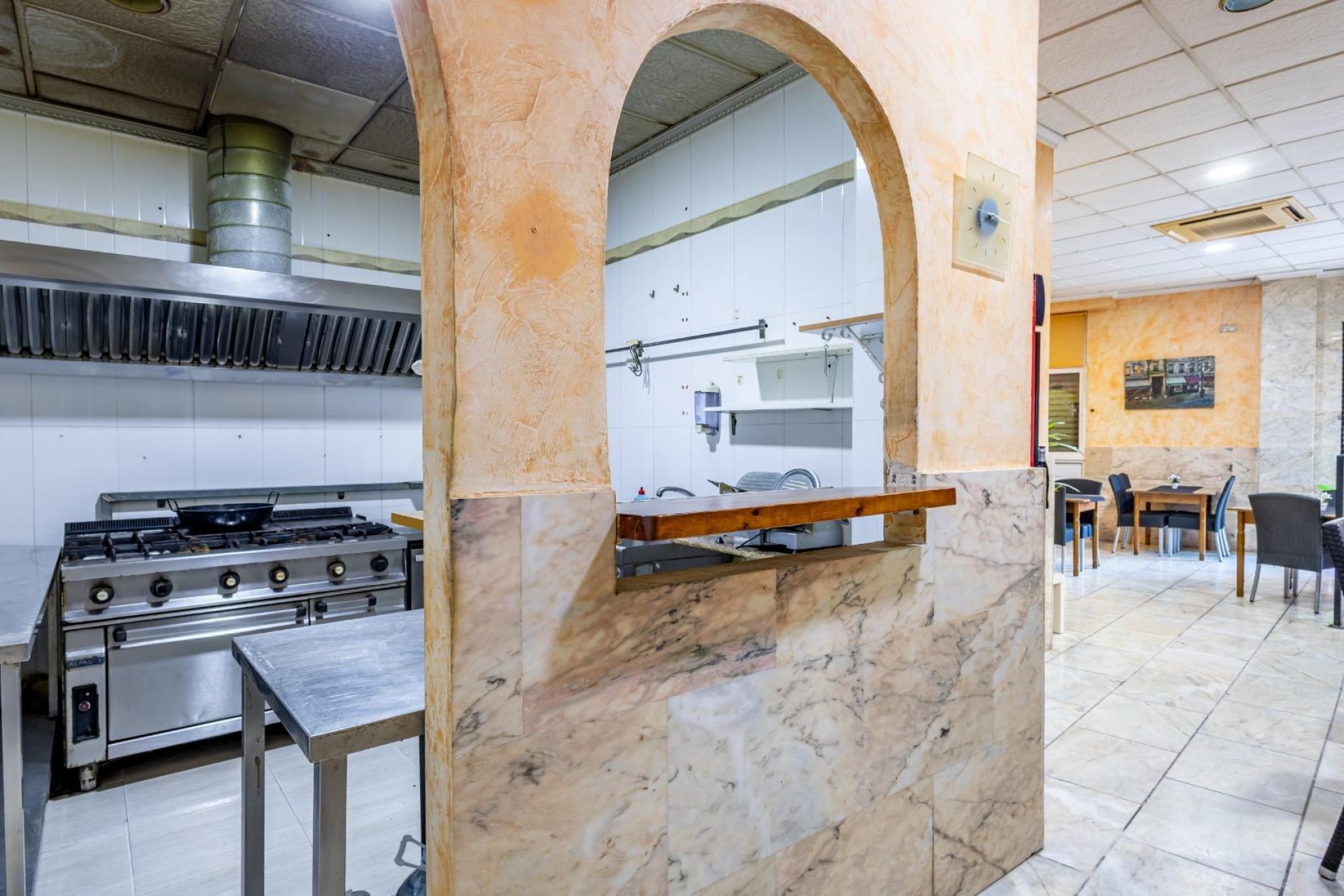 Resale - Local comercial - Torrevieja - Estacion de autobuses