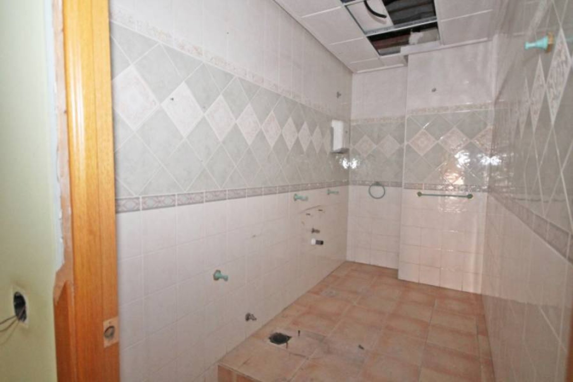 Resale - Local comercial - Torrevieja - Playa del Cura