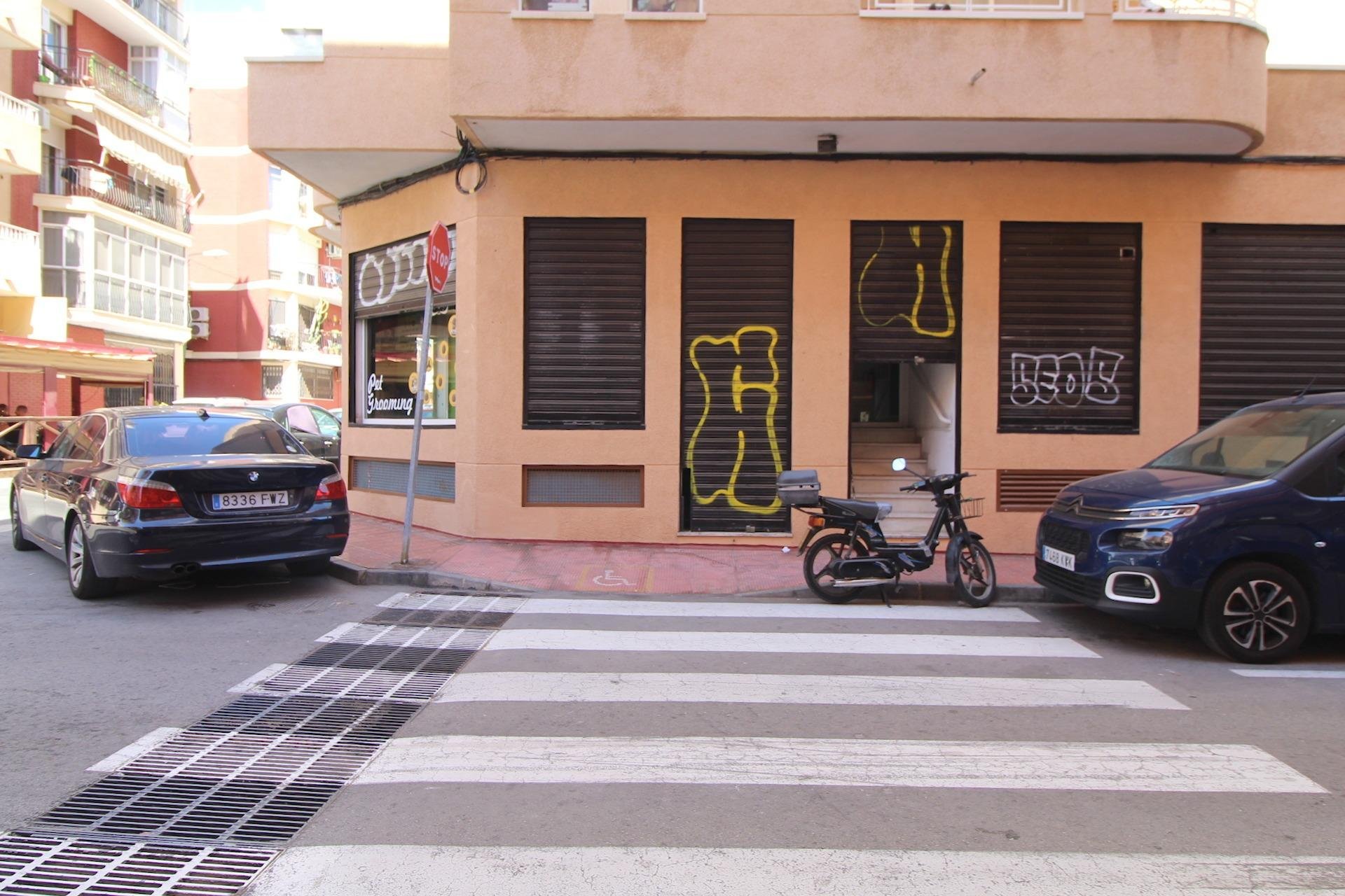 Resale - Local comercial - Torrevieja - Playa del Cura