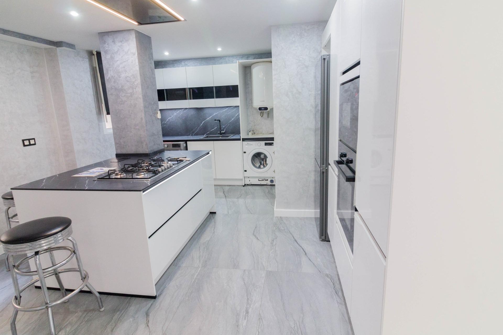 Resale - Piso - Orihuela - Zona Centro