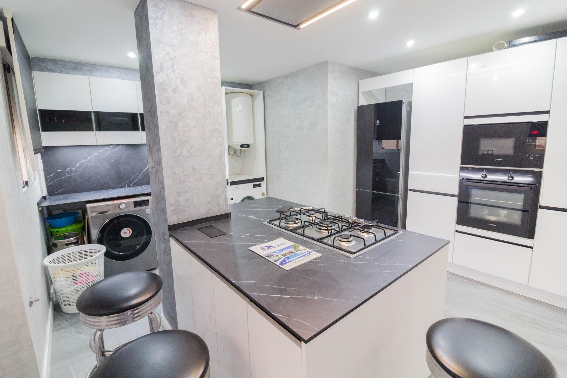 Resale - Piso - Orihuela - Zona Centro