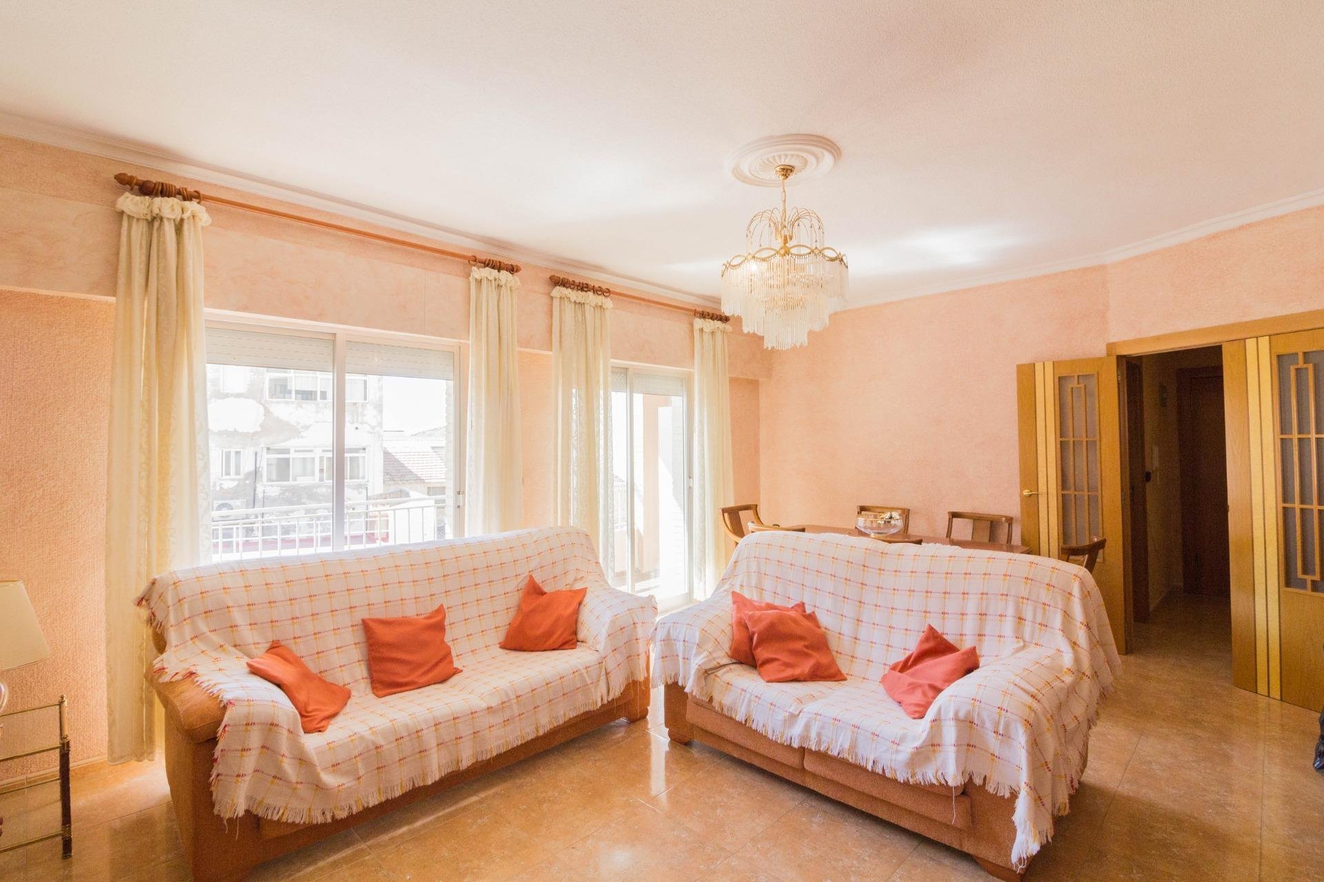 Resale - Piso - Redován - CENTRO