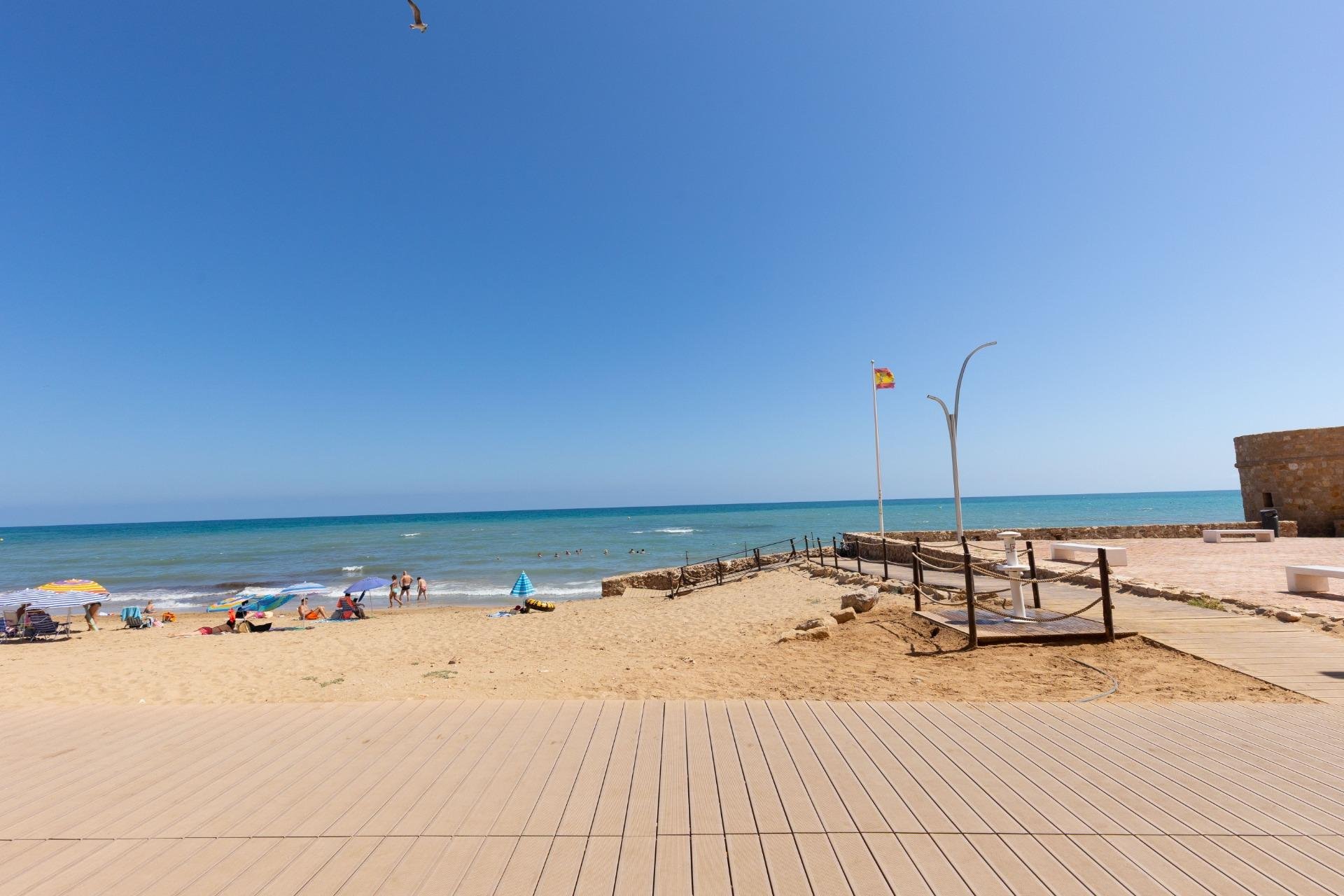 Resale - Piso - Torrevieja - La Mata pueblo