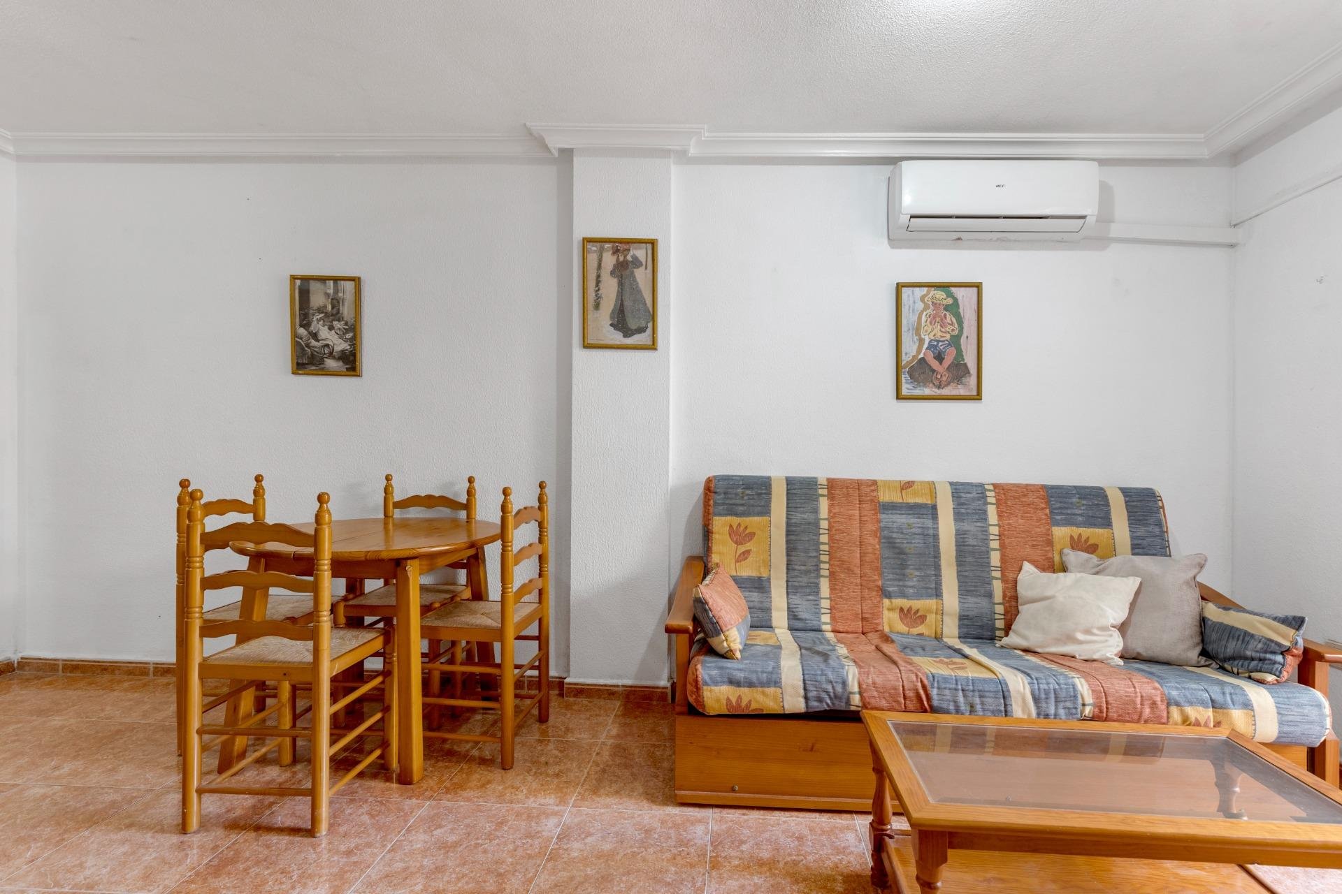 Resale - Planta baja - Torrevieja - Estacion de autobuses