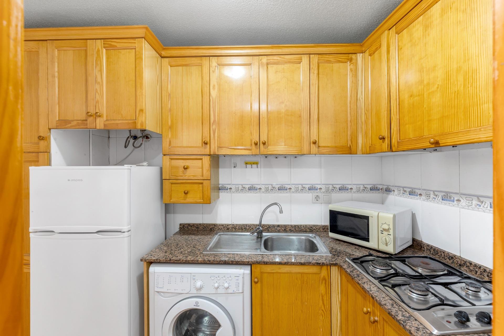 Resale - Planta baja - Torrevieja - Estacion de autobuses