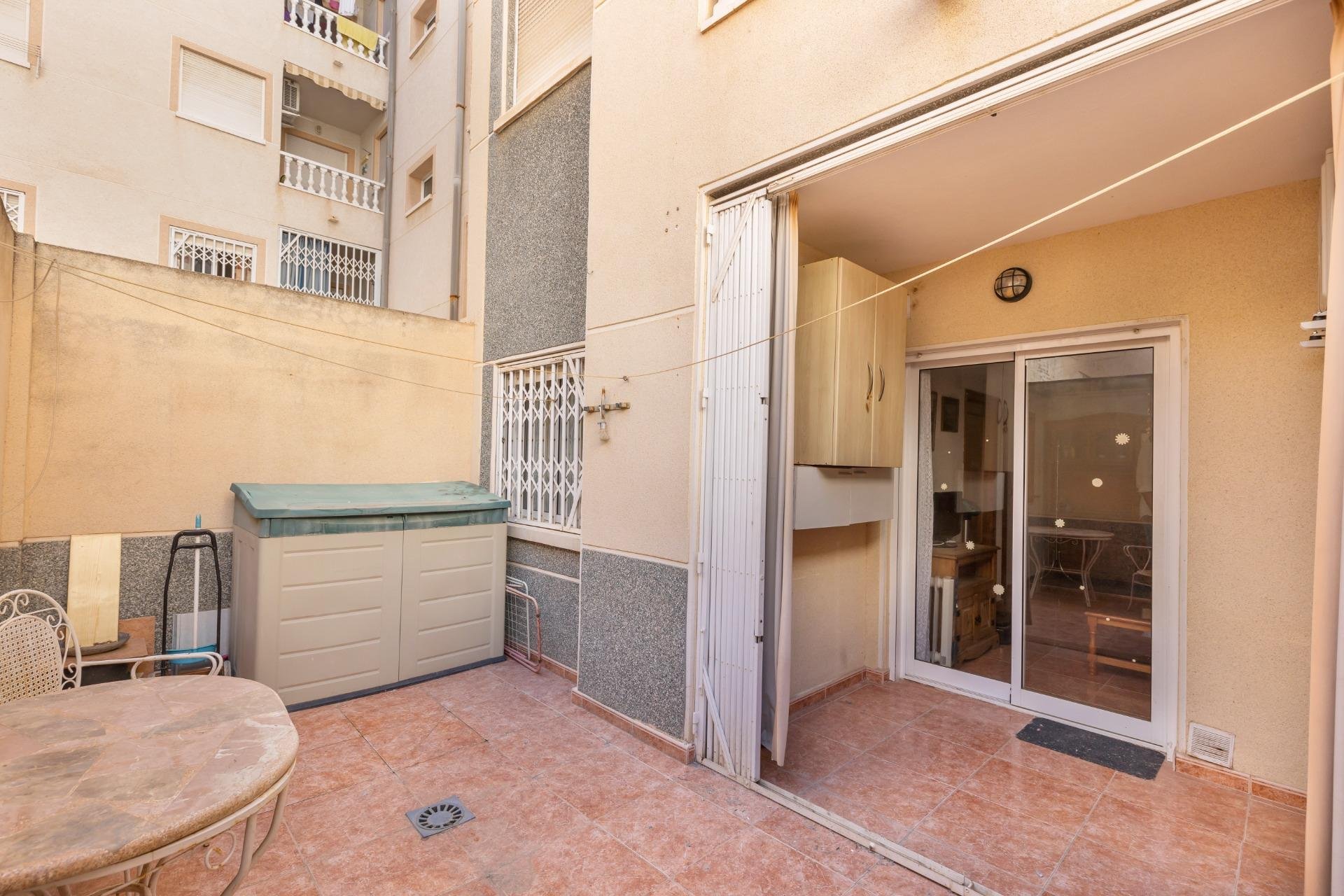 Resale - Planta baja - Torrevieja - Estacion de autobuses