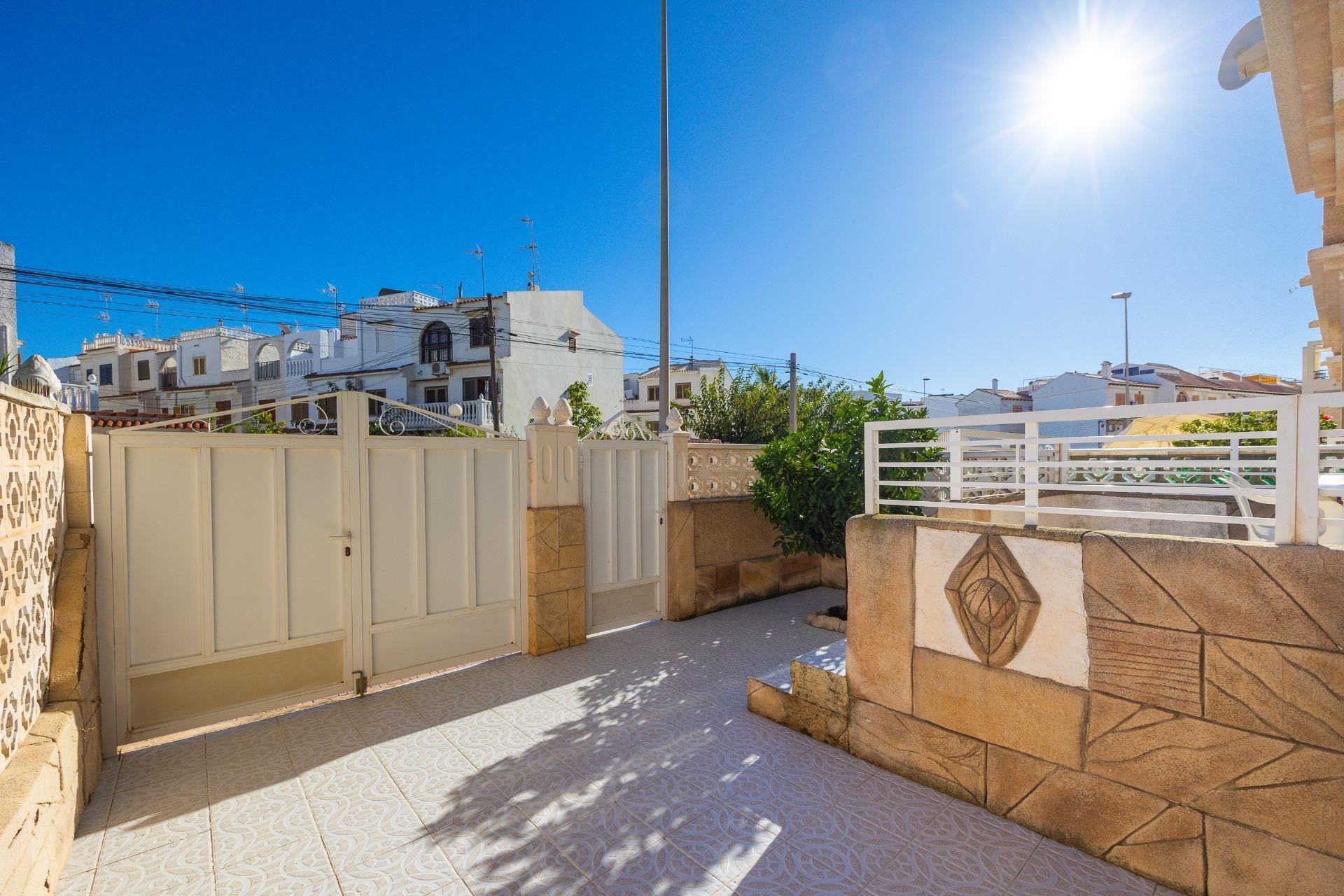 Resale - Planta baja - Torrevieja - Playa de los Locos