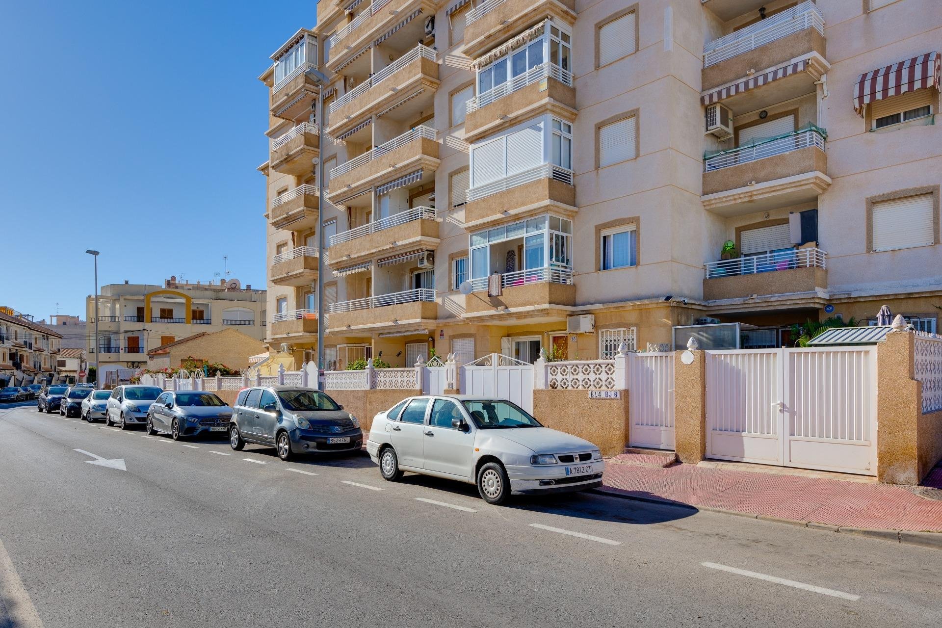 Resale - Planta baja - Torrevieja - Playa de los Locos