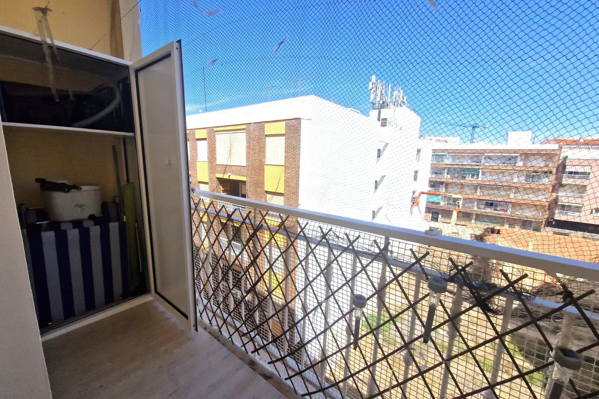 Resale - Study - Torrevieja - Paseo maritimo