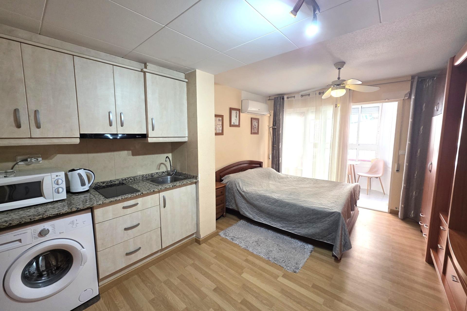 Resale - Study - Torrevieja - Playa del Cura