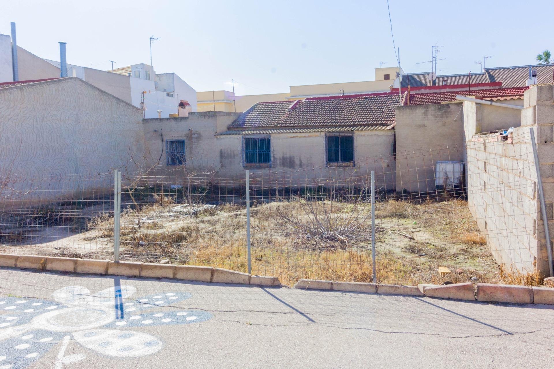 Resale - Terreno urbano - Orihuela - Molins-Campaneta-San Bartolomé