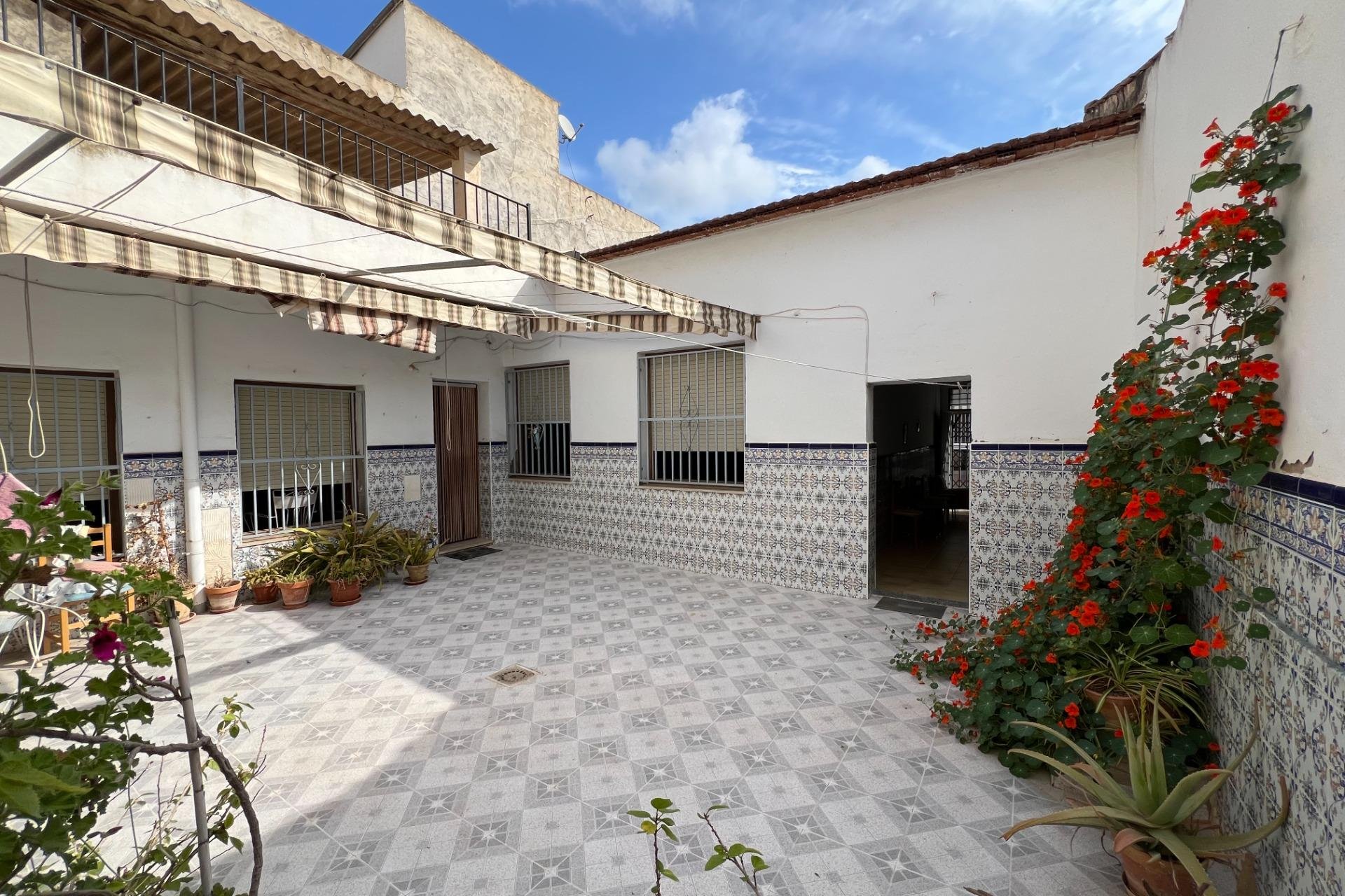 Resale - Townhouse - Dolores - CENTRO