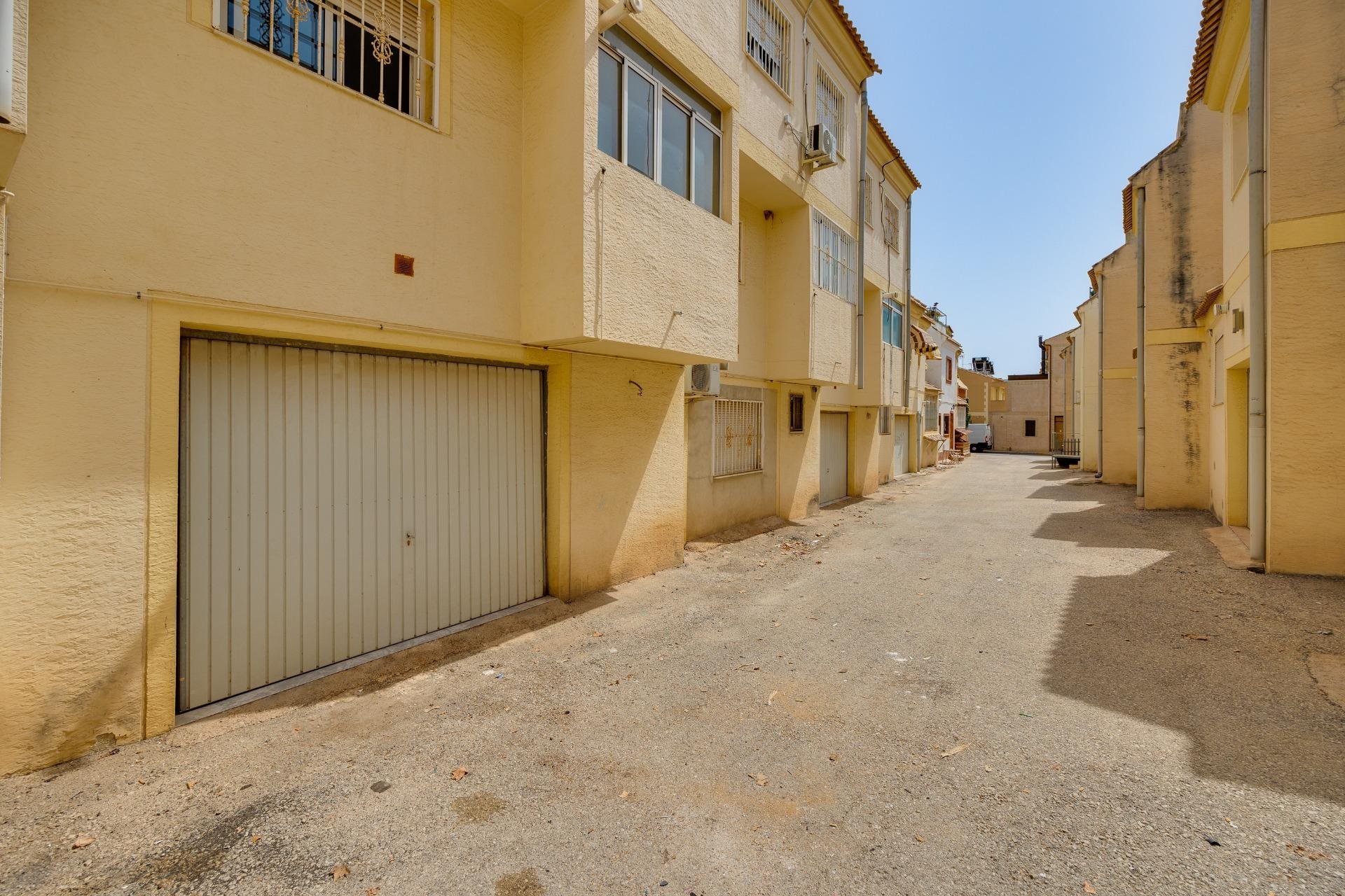 Resale - Townhouse - Los Montesinos - Pueblo 8