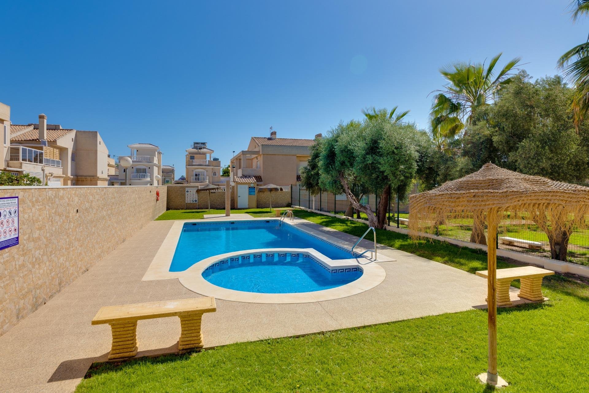 Resale - Townhouse - Torrevieja - Aguas nuevas 2