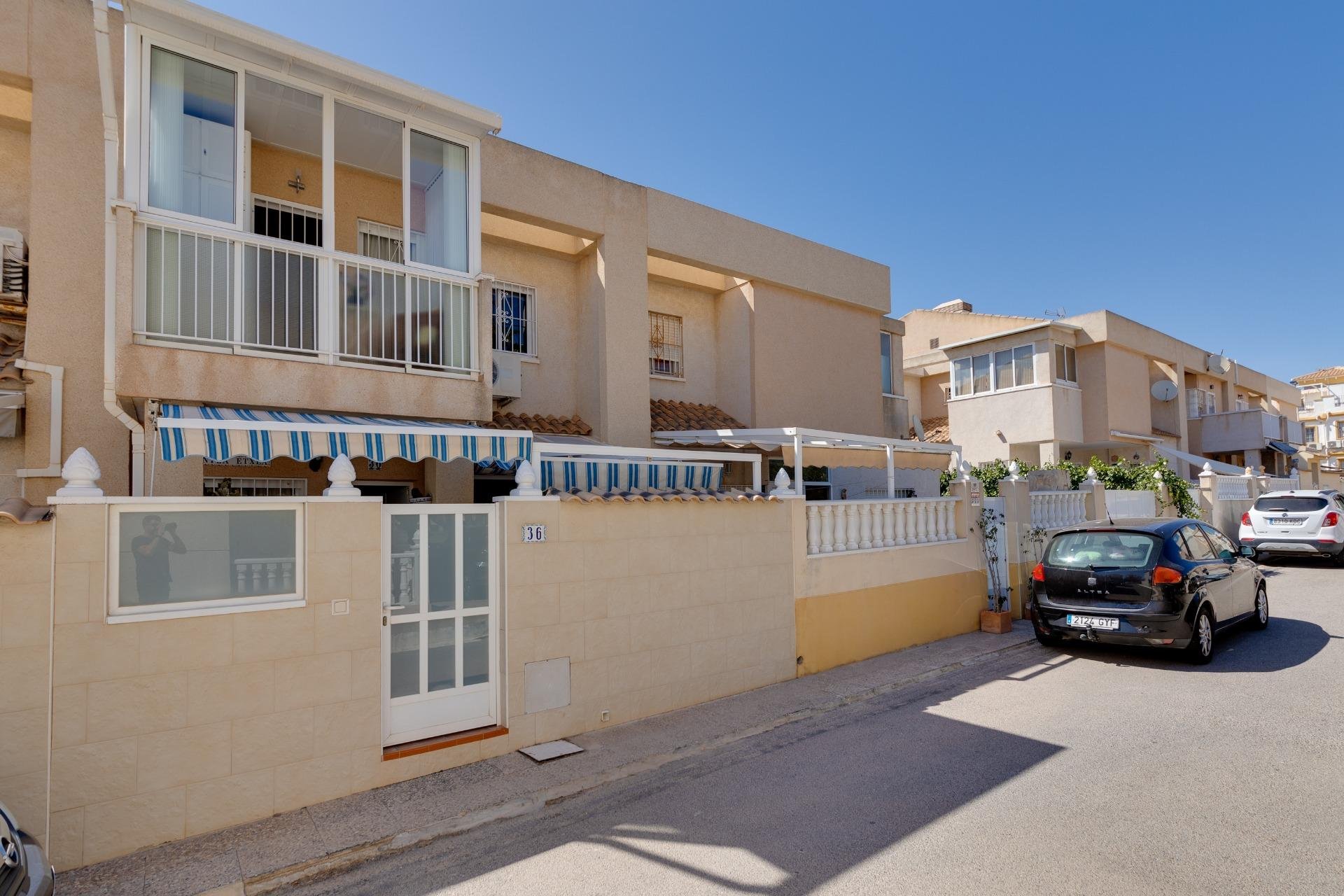 Resale - Townhouse - Torrevieja - Aguas nuevas 2