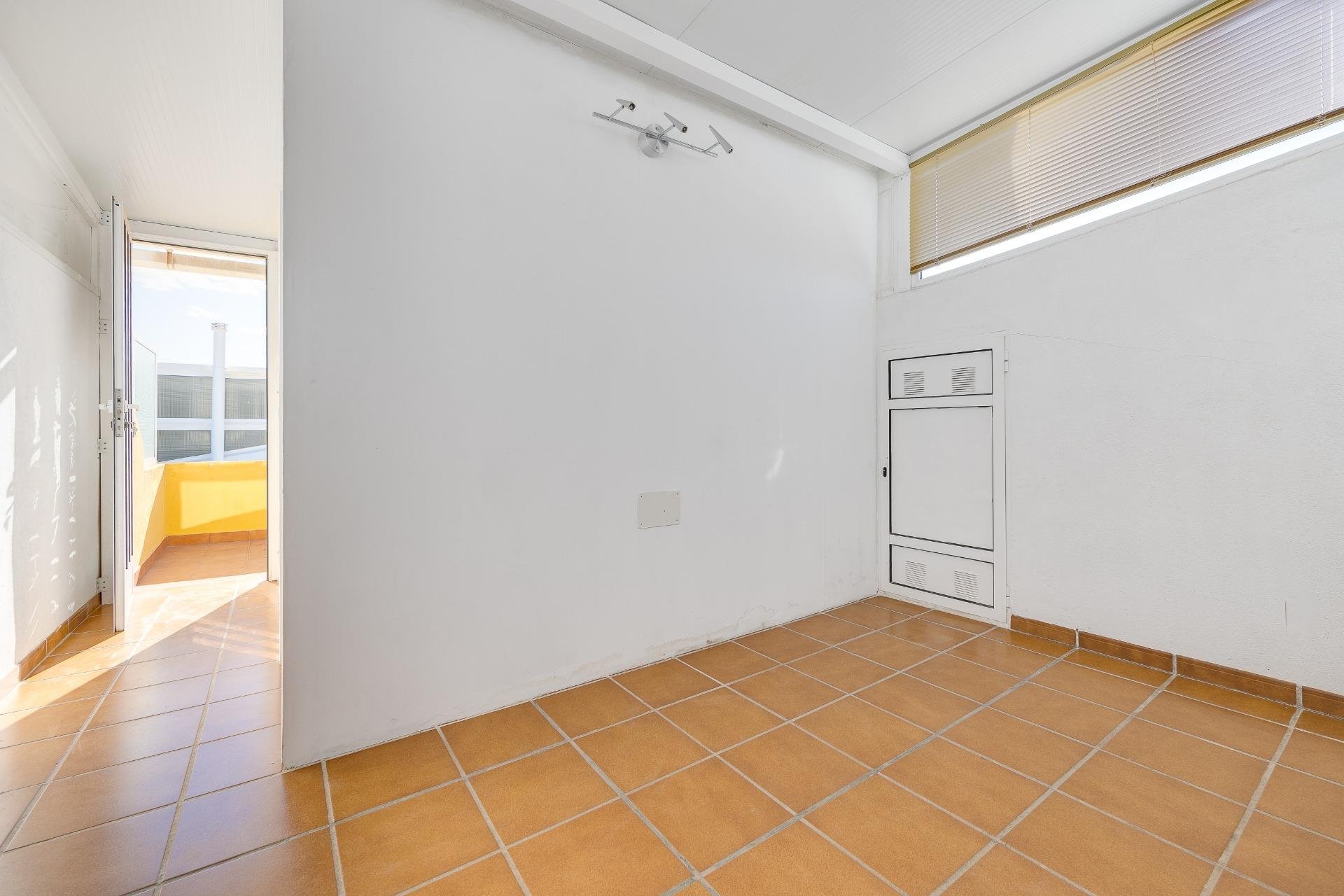 Resale - Townhouse - Torrevieja - Aguas nuevas 2