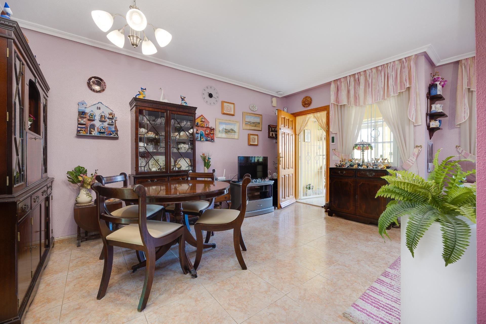 Resale - Townhouse - Torrevieja - Aguas nuevas 2