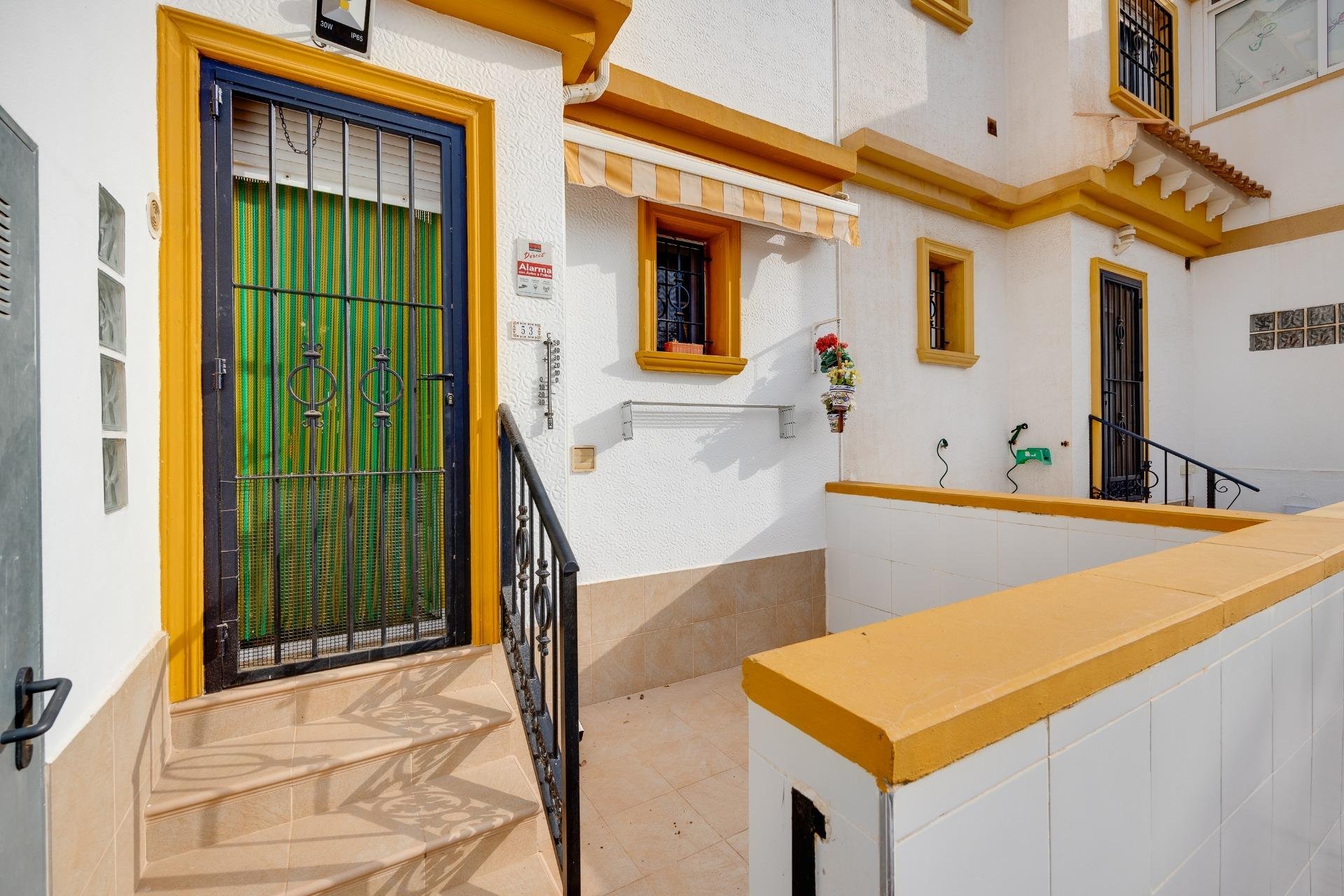 Resale - Townhouse - Torrevieja - Aguas nuevas 2