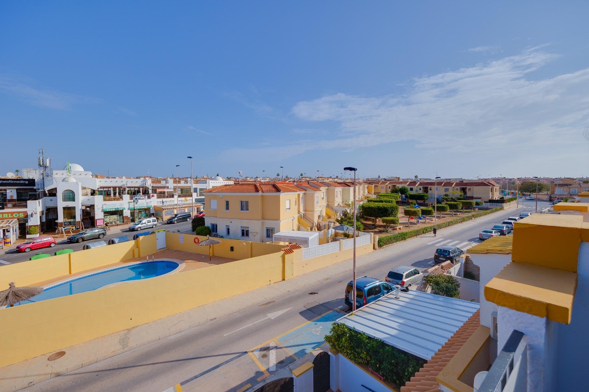 Resale - Townhouse - Torrevieja - Aguas nuevas 2