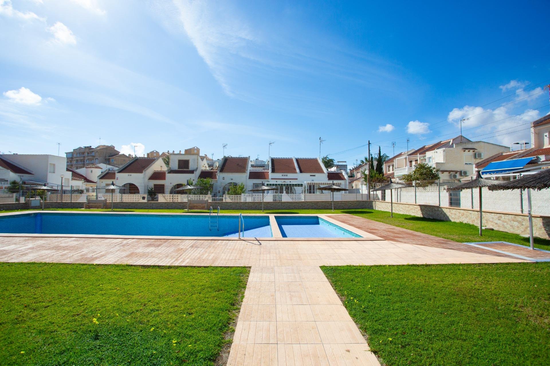 Resale - Townhouse - Torrevieja - Calas blanca