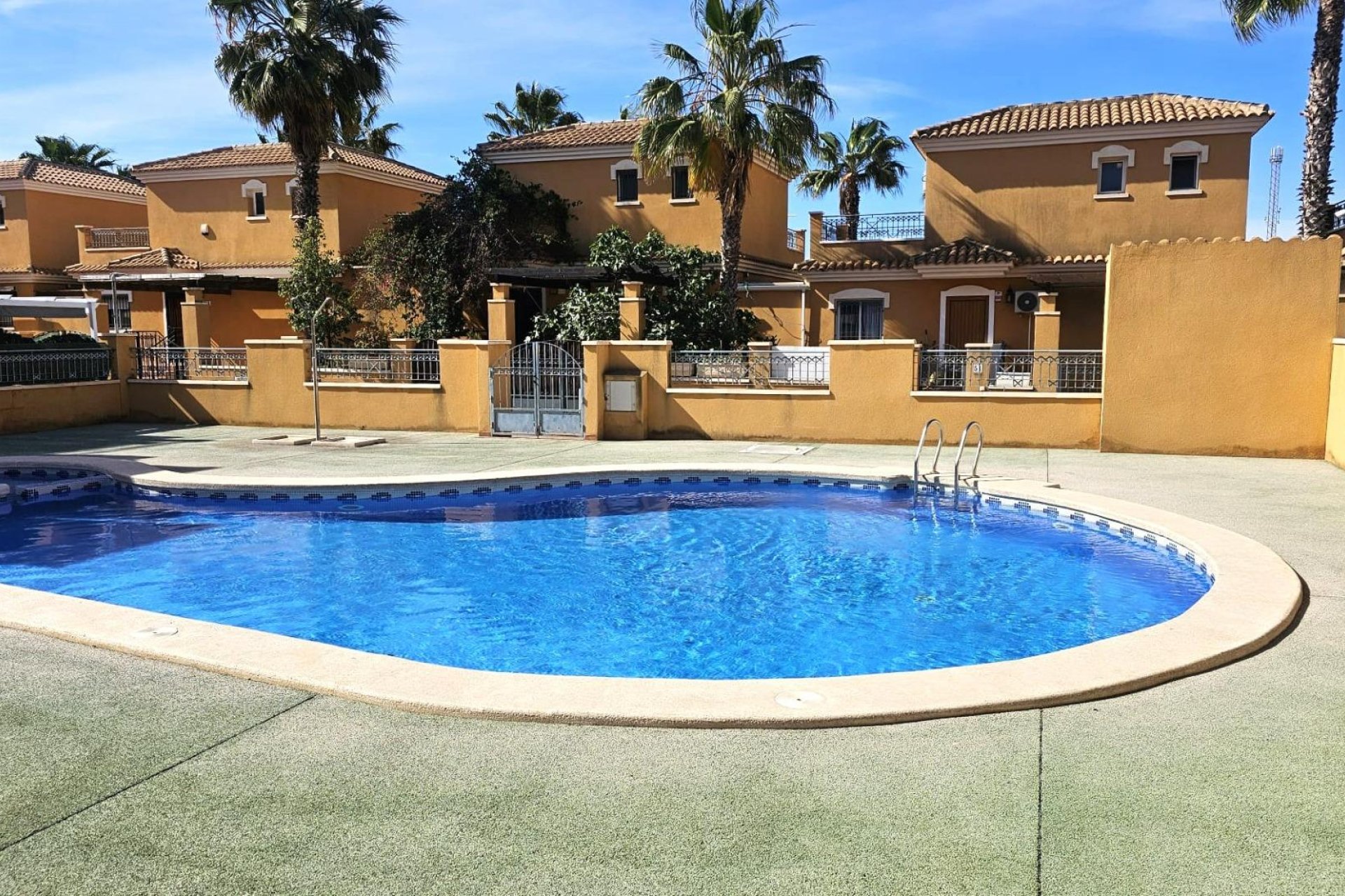 Resale - Townhouse - Torrevieja - Sector 25