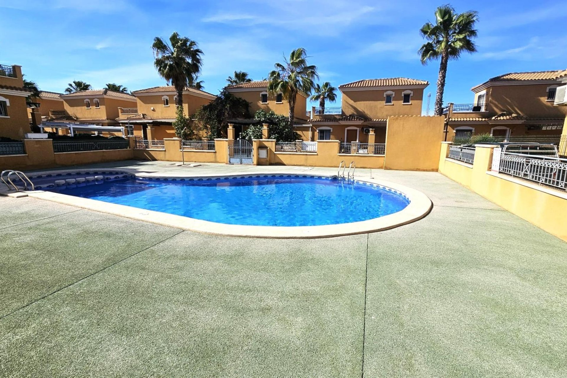 Resale - Townhouse - Torrevieja - Sector 25