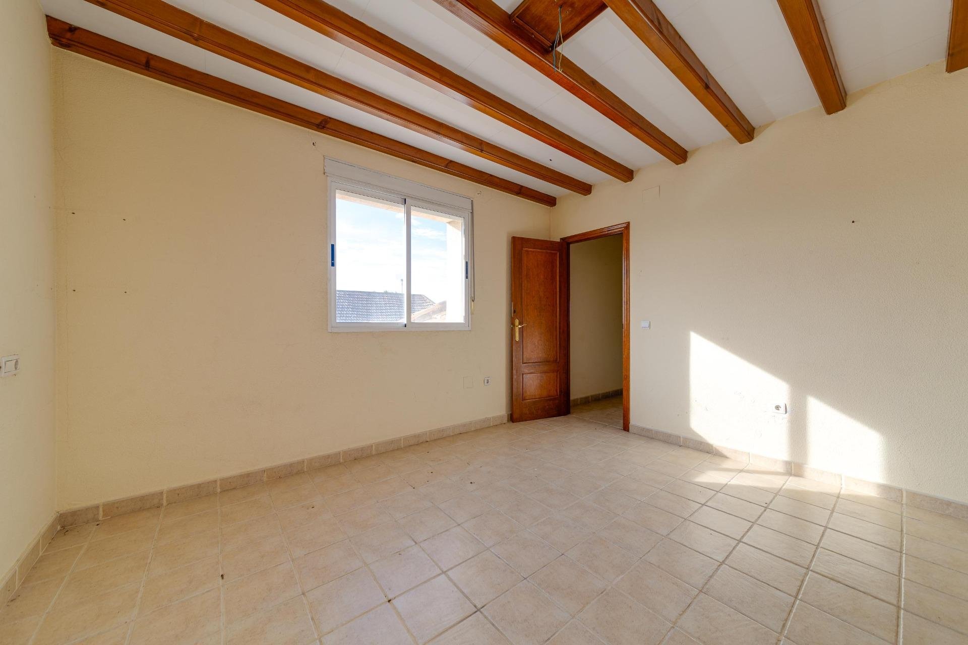 Resale - Villa - Daya Vieja - Sin Zona