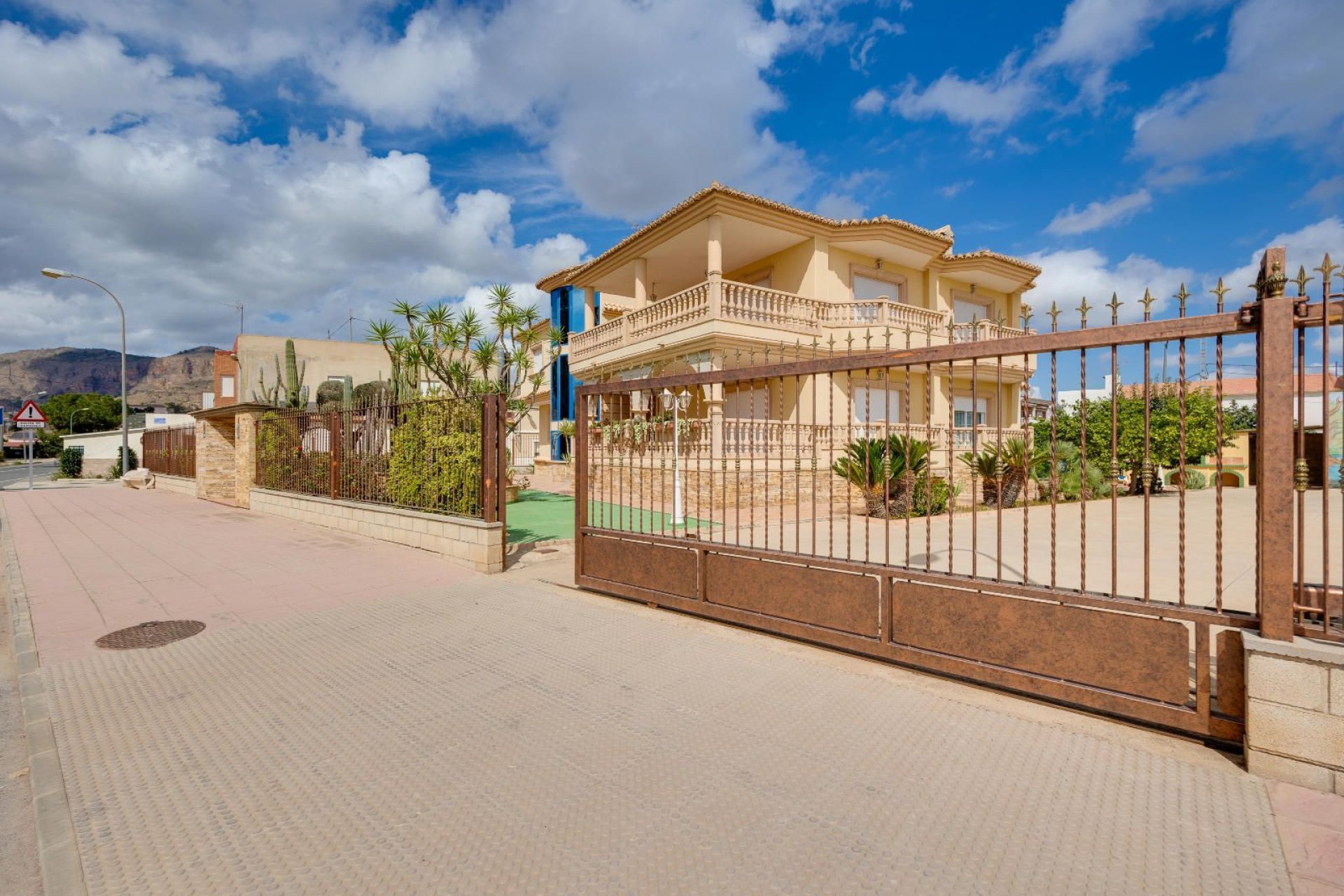 Resale - Villa de Lujo - Orihuela - Desamparados-Hurchillo-Torremendo