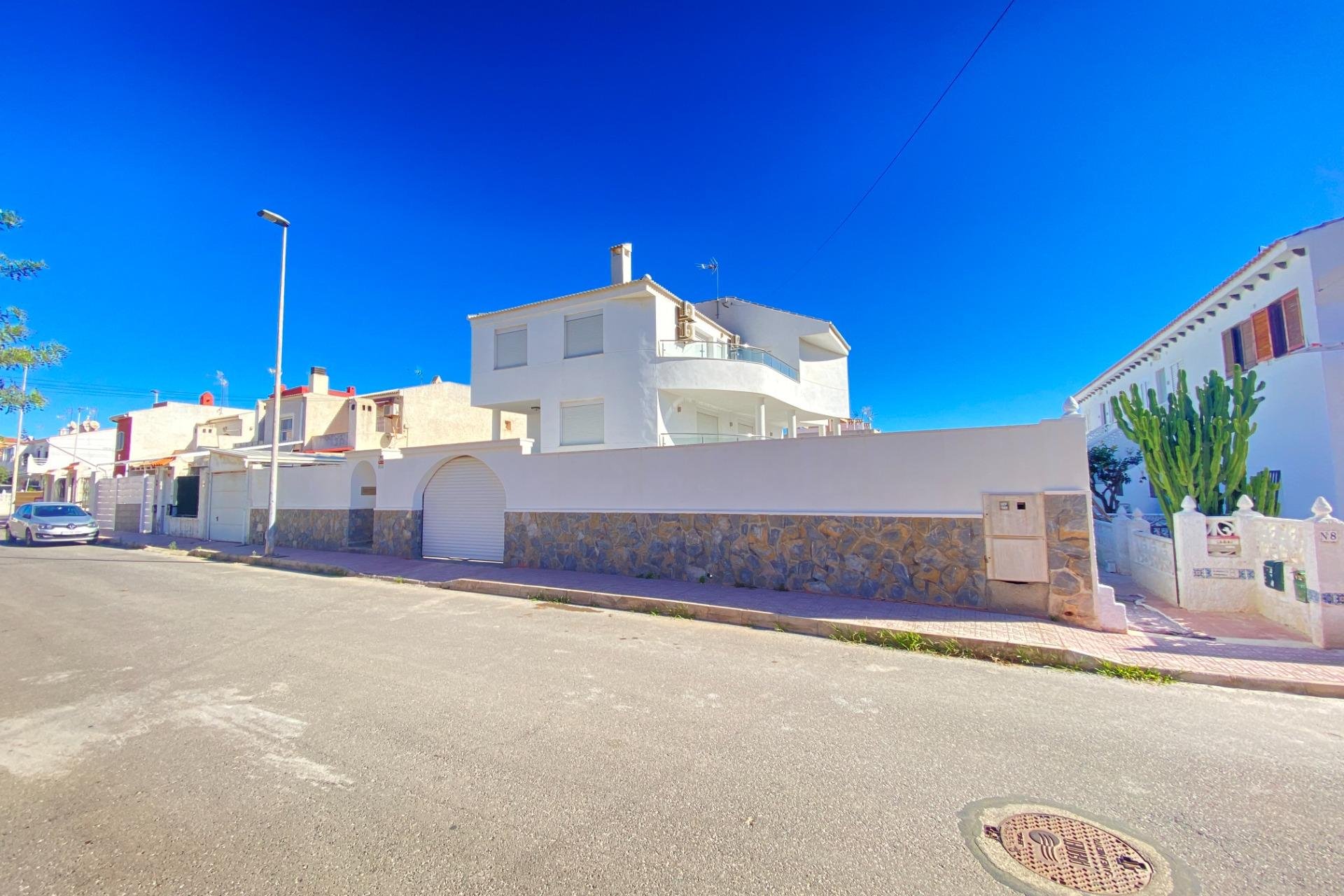 Resale - Villa de Lujo - Torrevieja - Aldea del mar