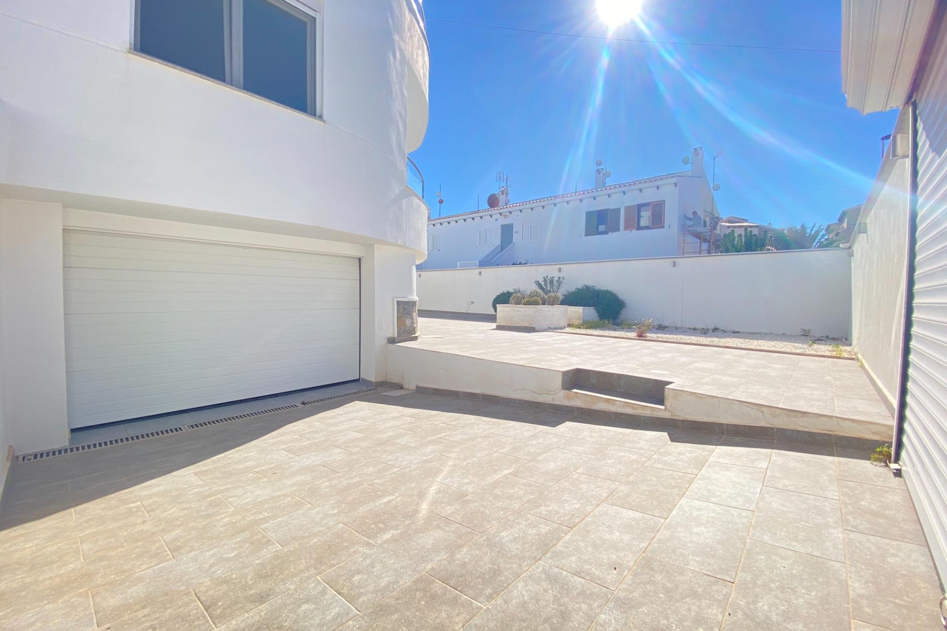 Resale - Villa de Lujo - Torrevieja - Aldea del mar