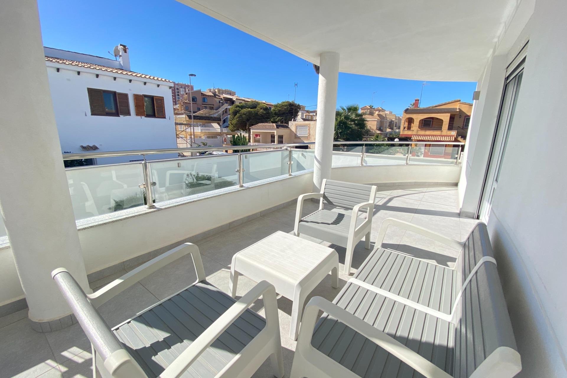 Resale - Villa de Lujo - Torrevieja - Aldea del mar