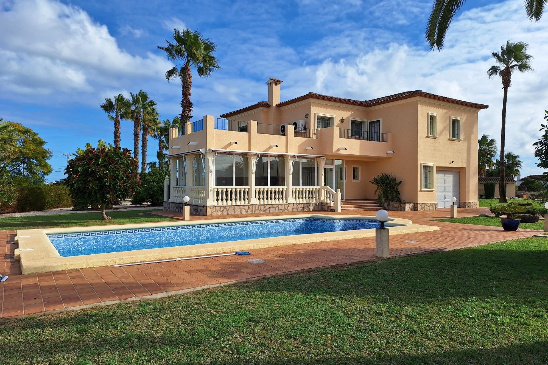 Resale - Villa - Denia - Las marinas